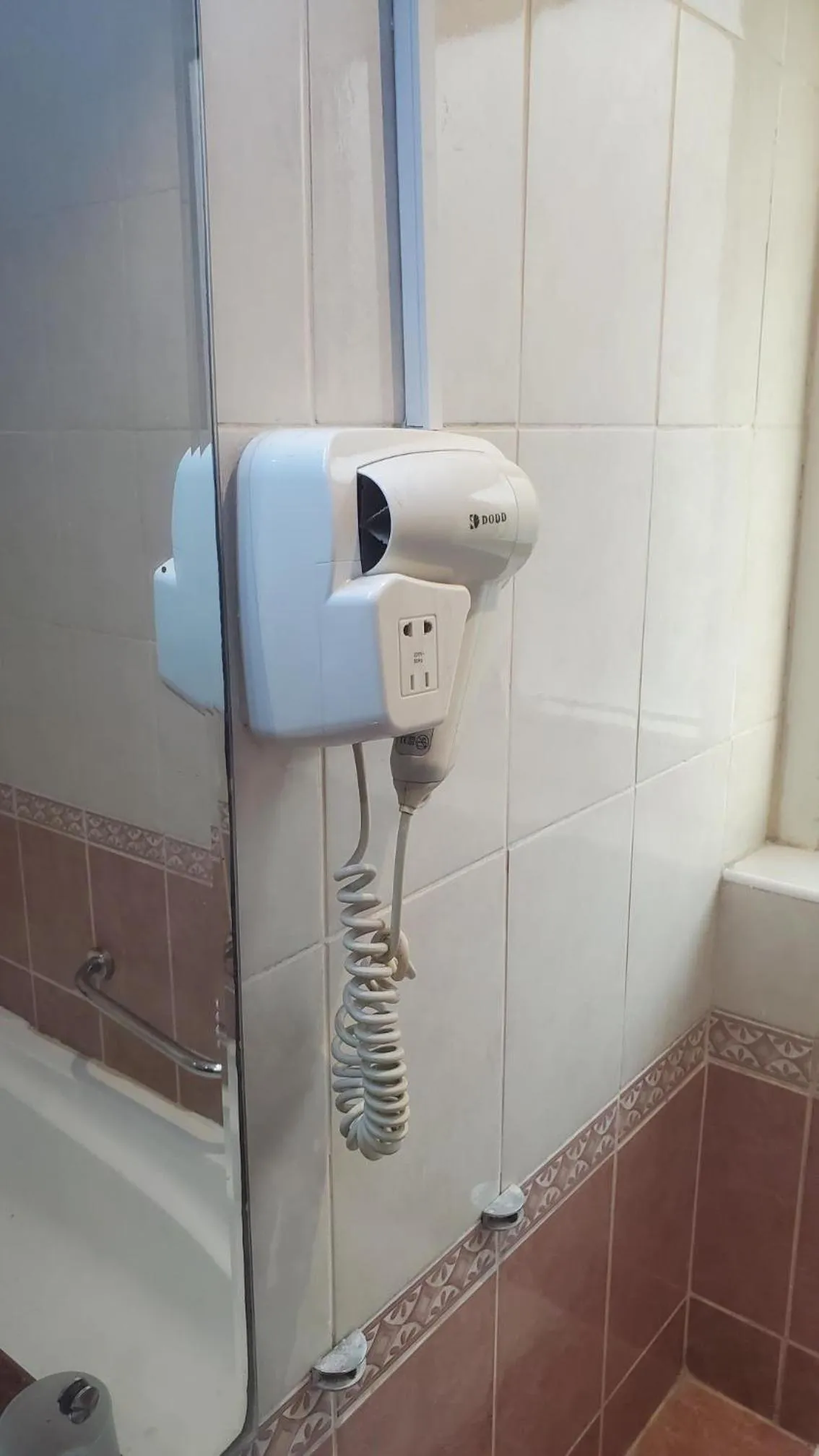 Bathroom in Aldar Hotel