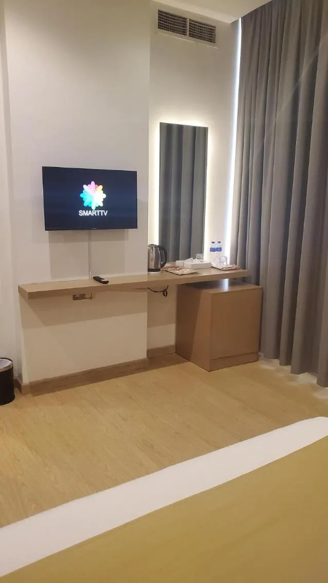 TV and multimedia in Aldar Hotel