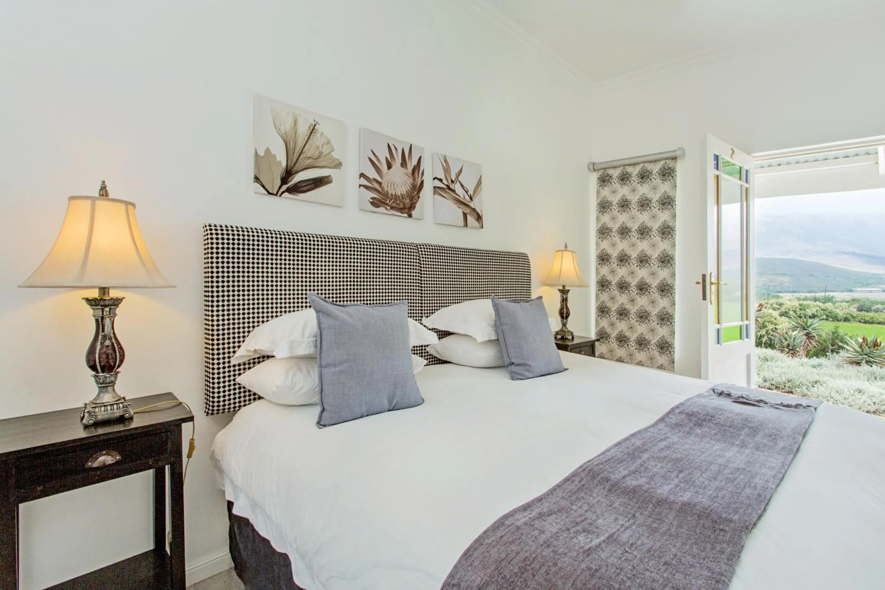 Bed in Swartberg Country Manor