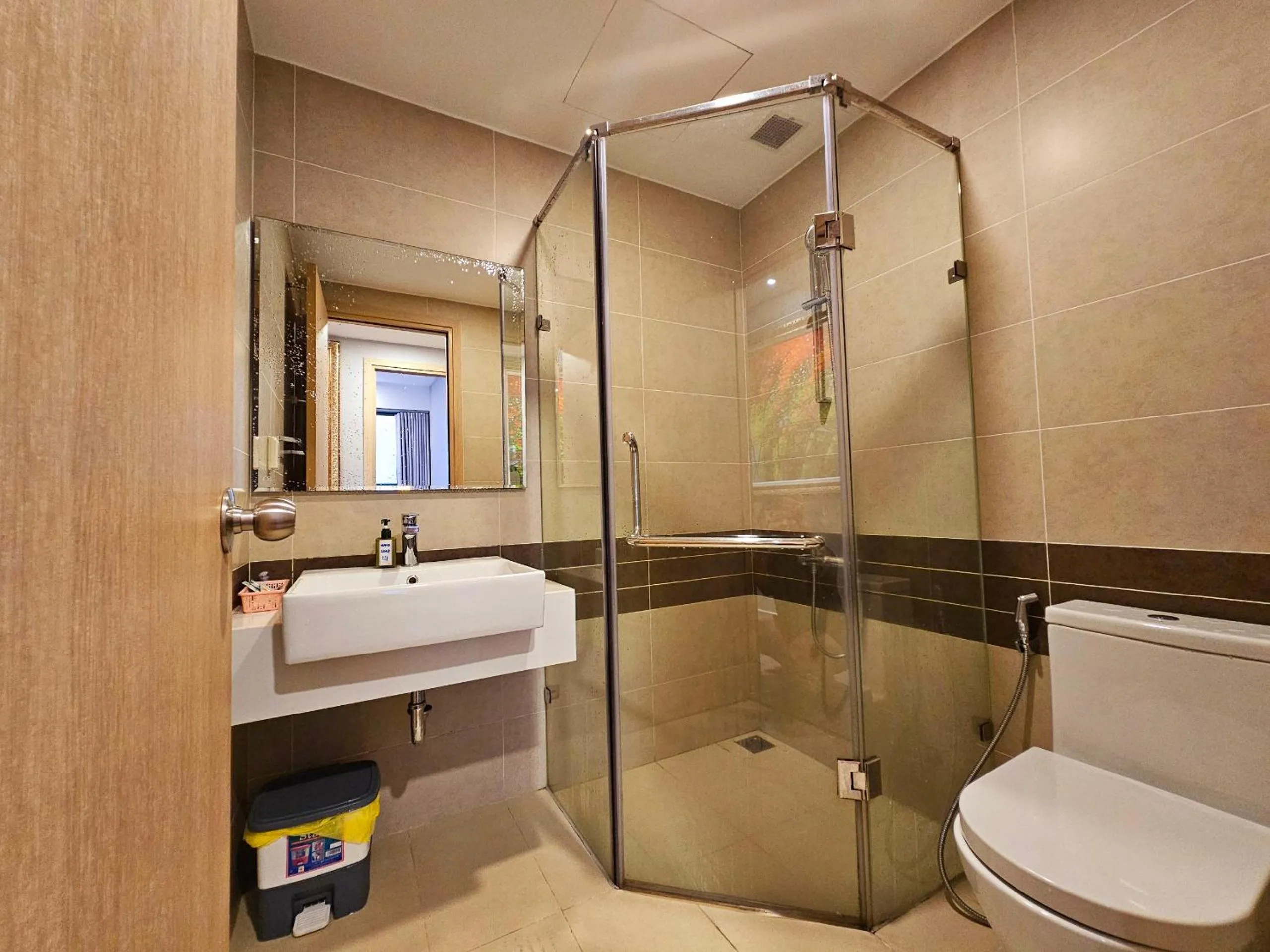 Shower, Bathroom in Local Home Pham Ngu Lao