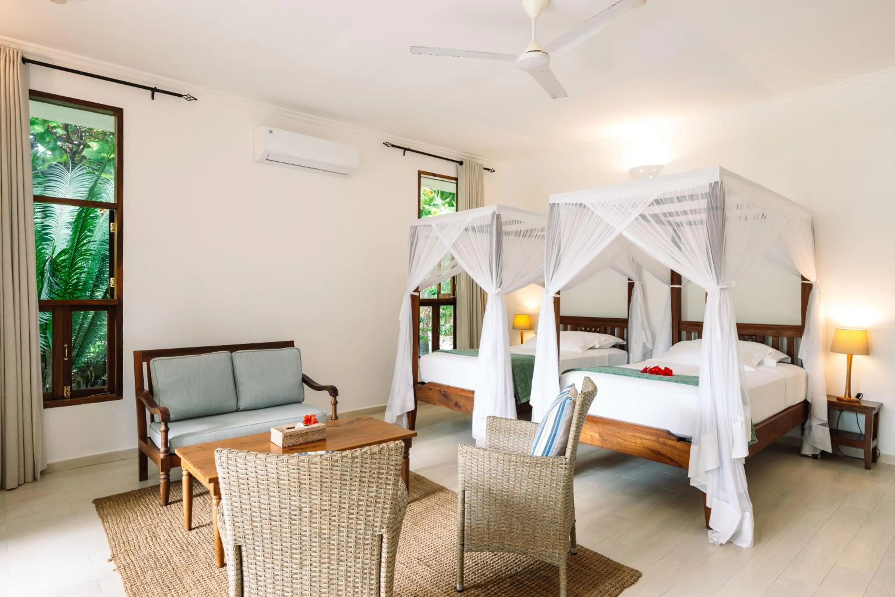 Bedroom, Bed in Kisiwa on the Beach