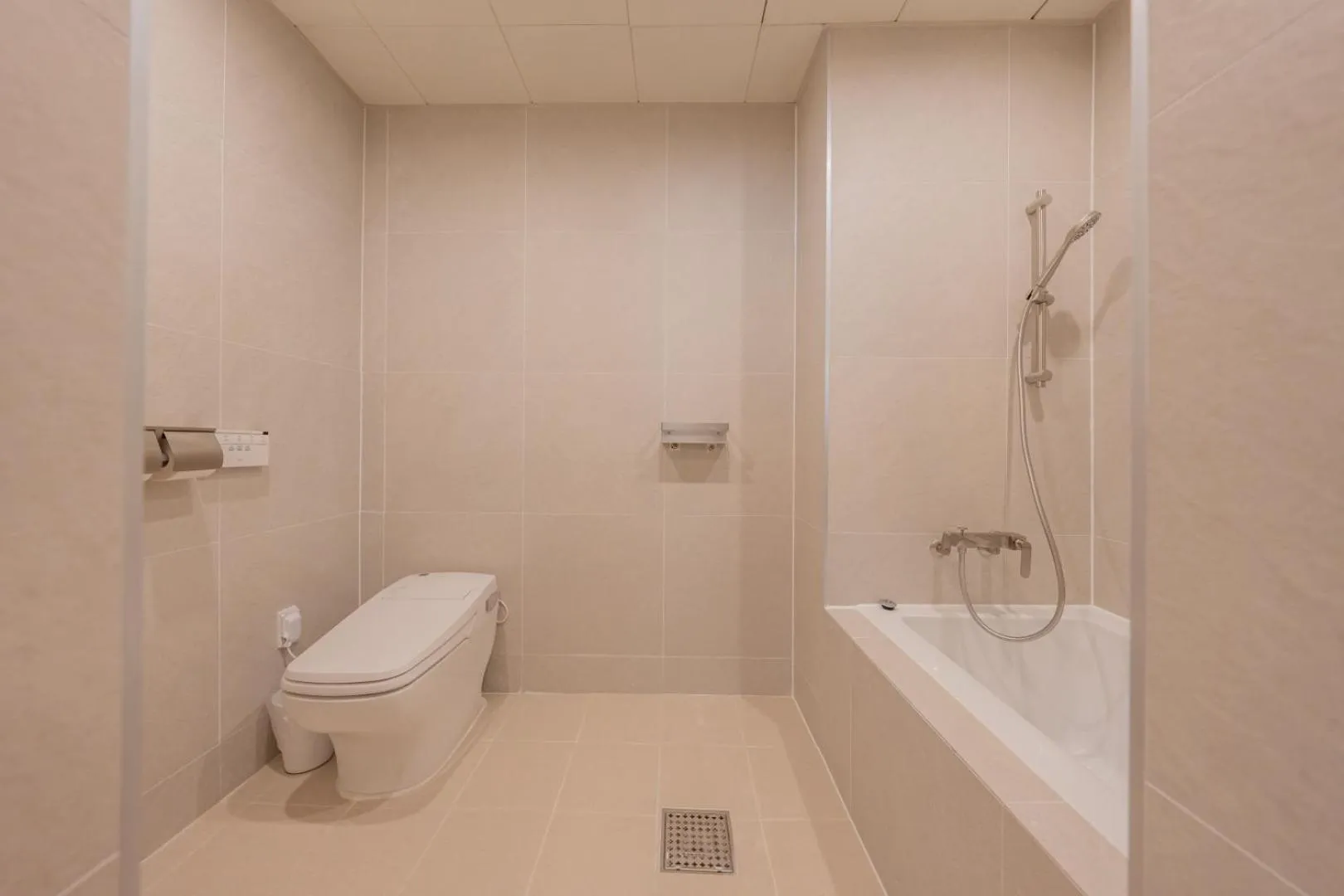 Shower in H-avenue Hotel Munhyeon