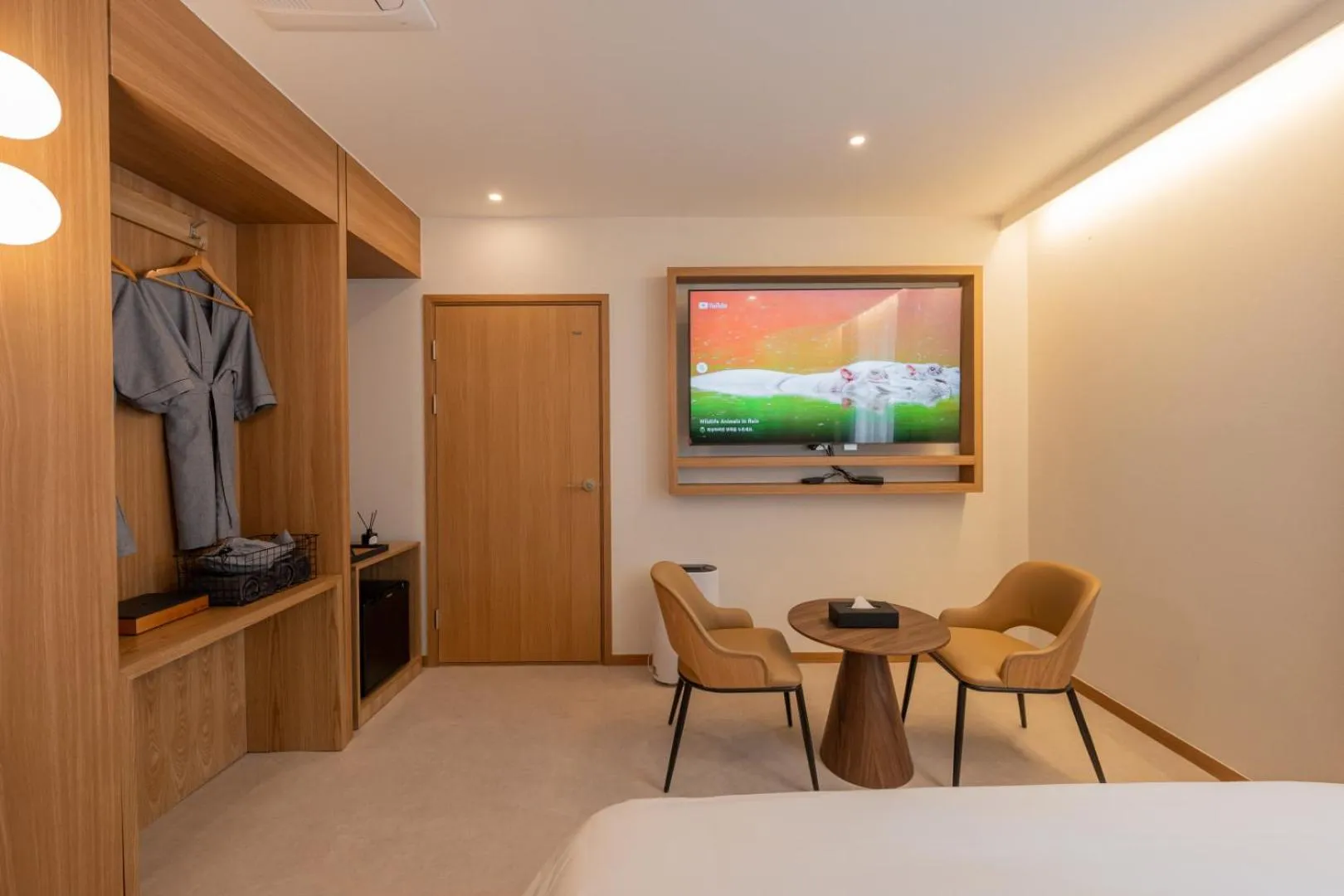 TV and multimedia, Bed in H-avenue Hotel Munhyeon
