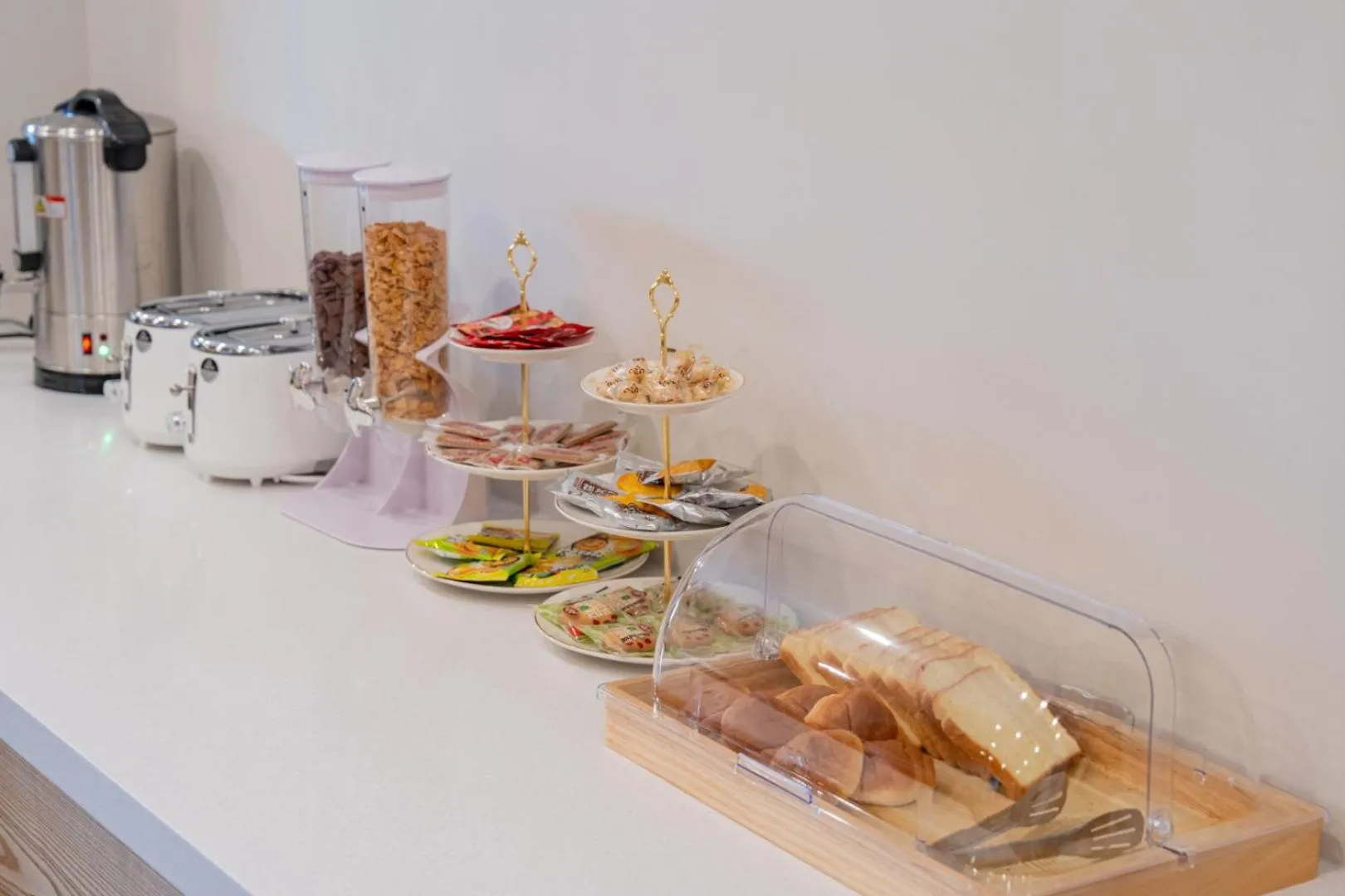 Breakfast in H-avenue Hotel Munhyeon