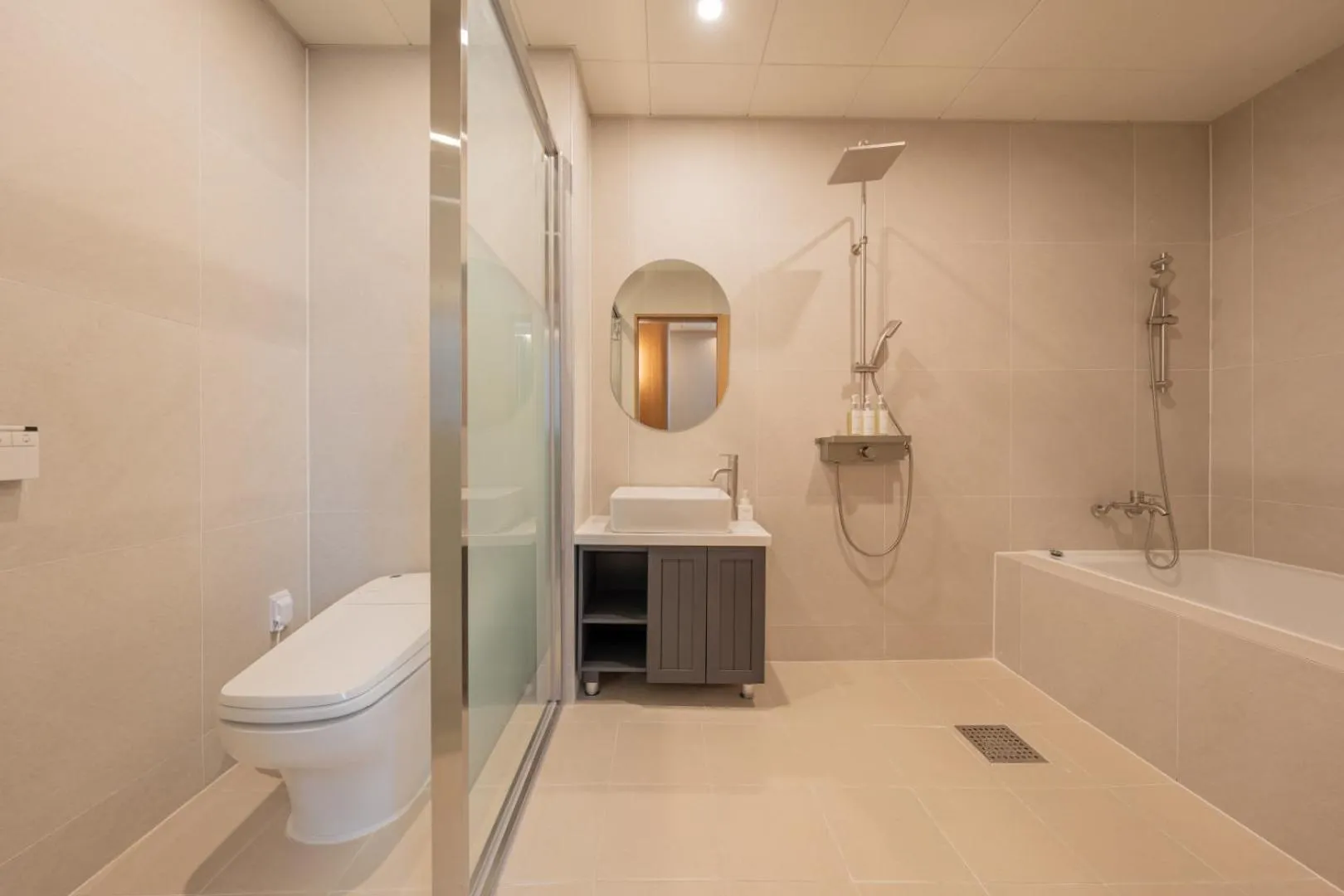 Toilet in H-avenue Hotel Munhyeon