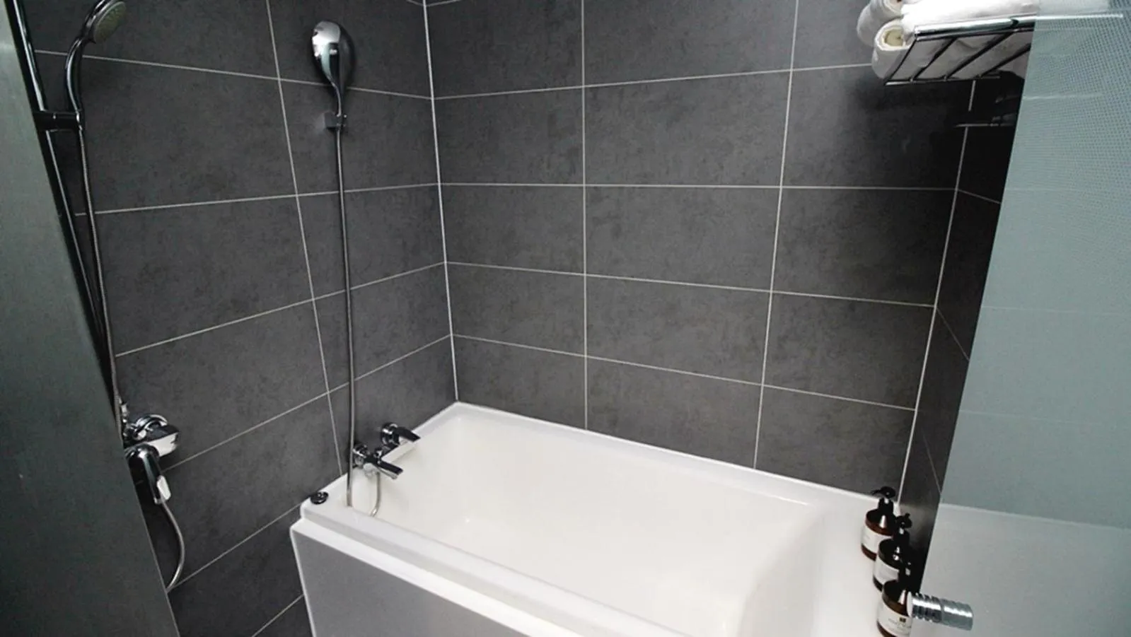 Hapjeong Circle Hotel