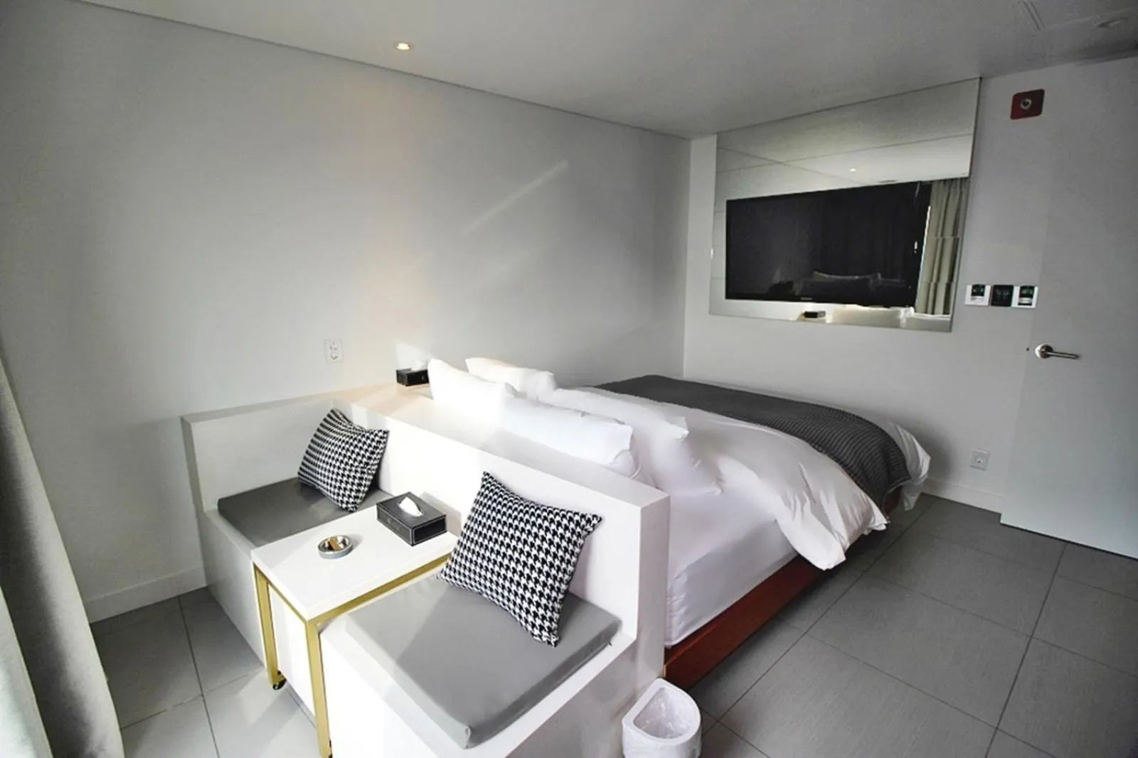 Bed in Hapjeong Circle Hotel