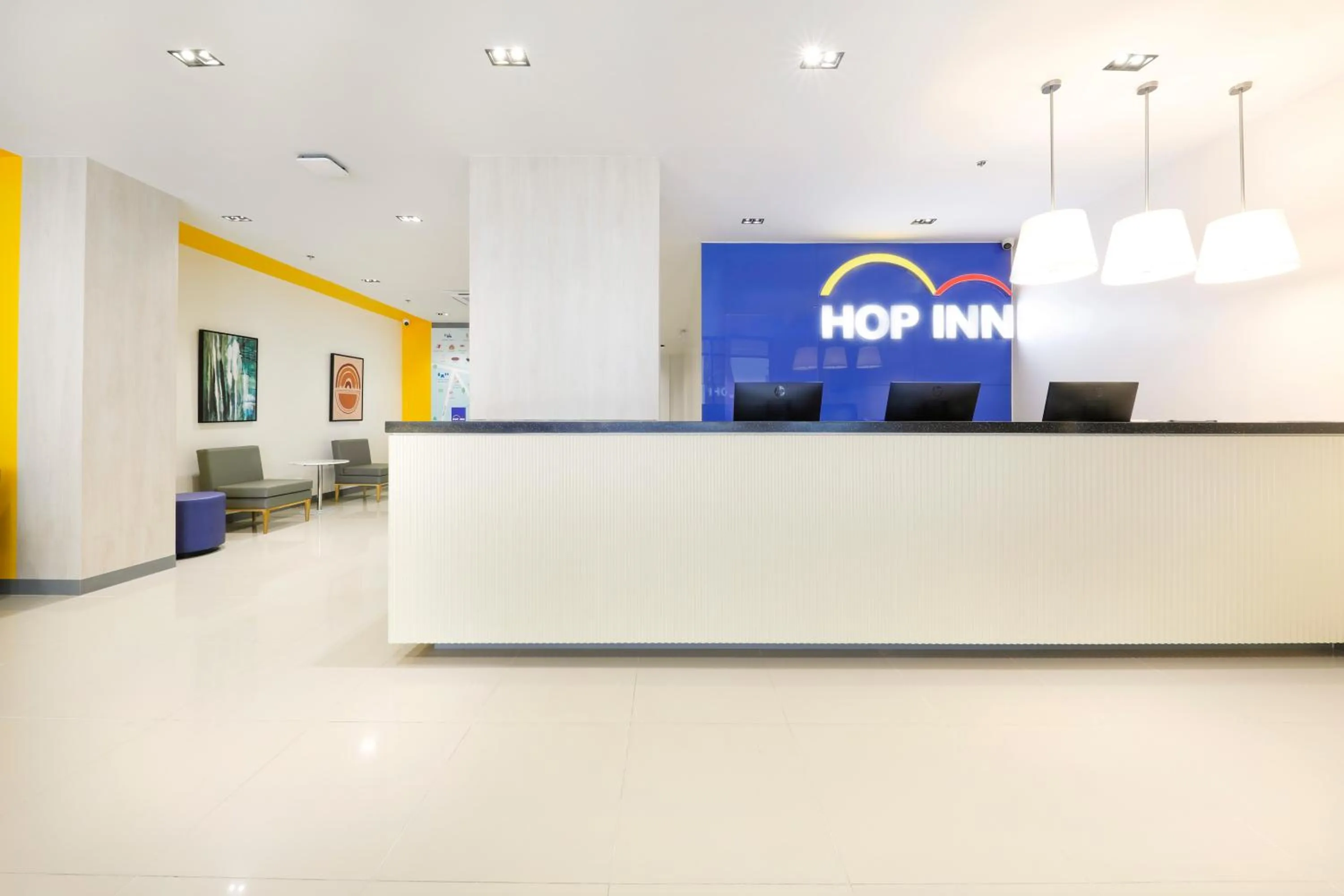 Lobby or reception in Hop Inn Hotel North EDSA Quezon City