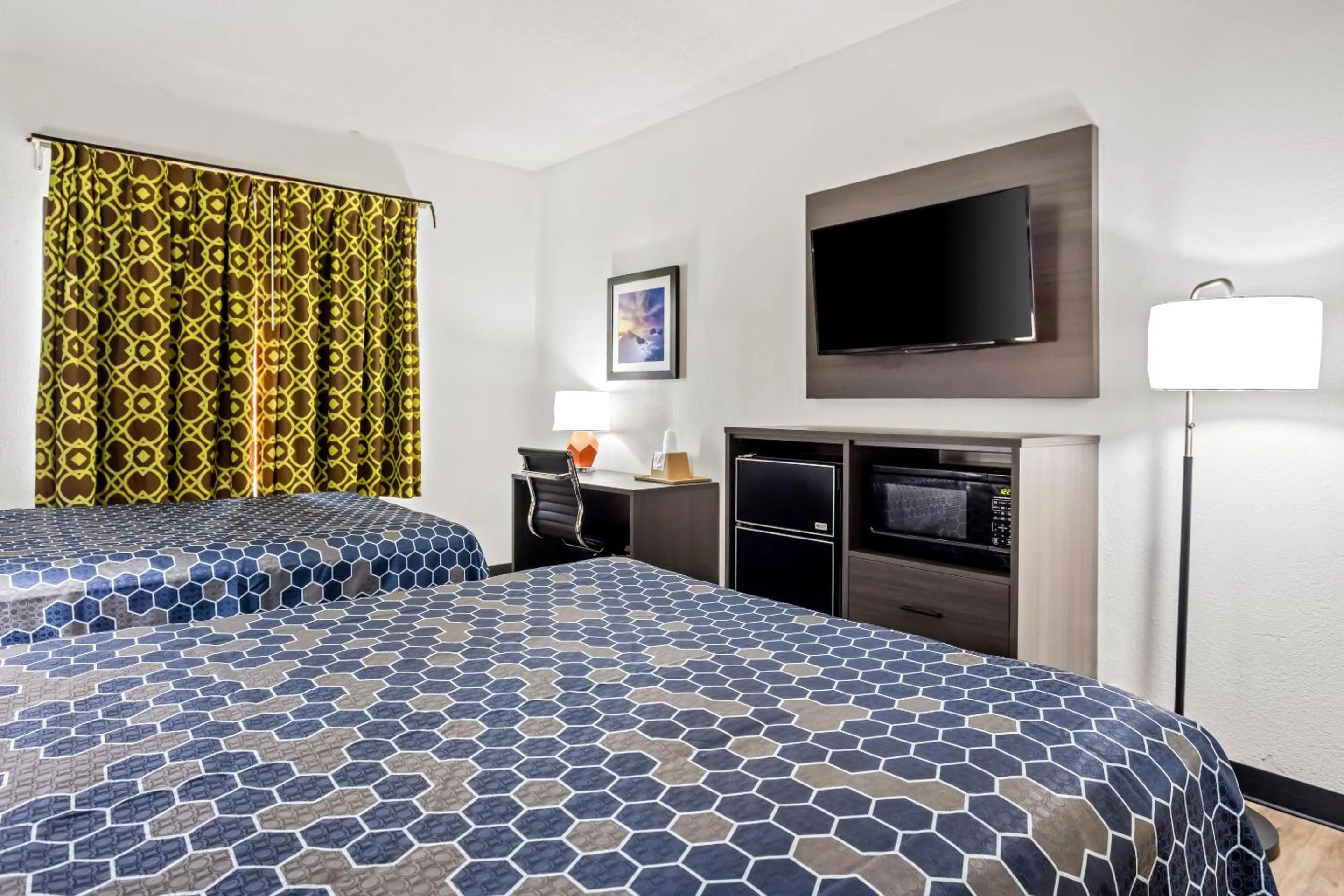 Bedroom, Bed in Econo Lodge