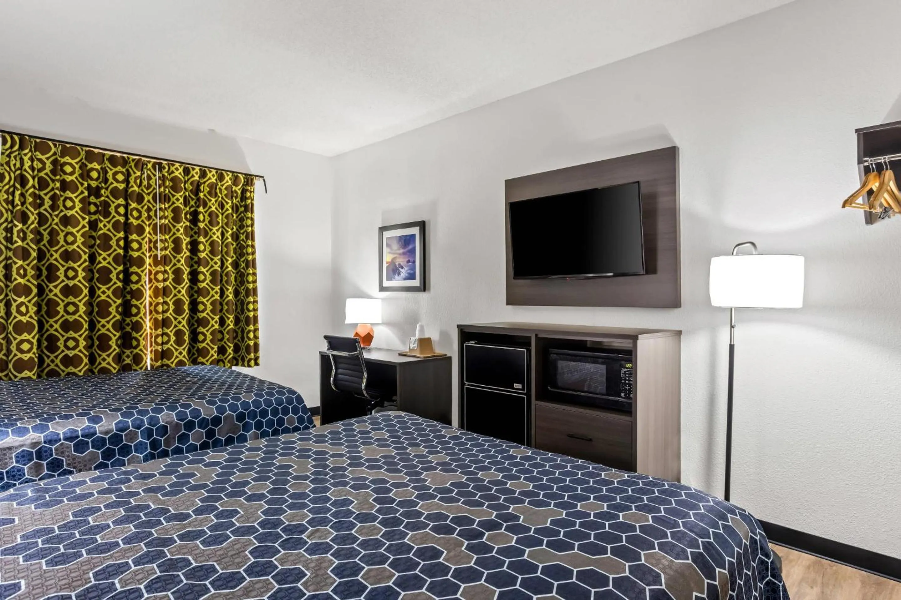 Bedroom, Bed in Econo Lodge