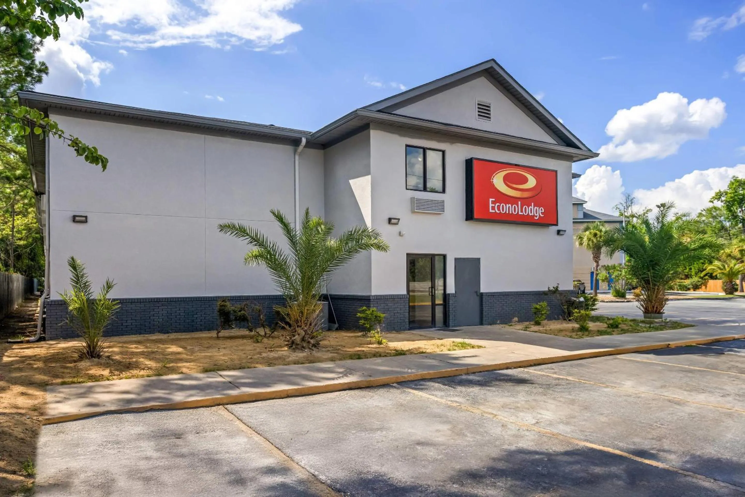 Property building in Econo Lodge