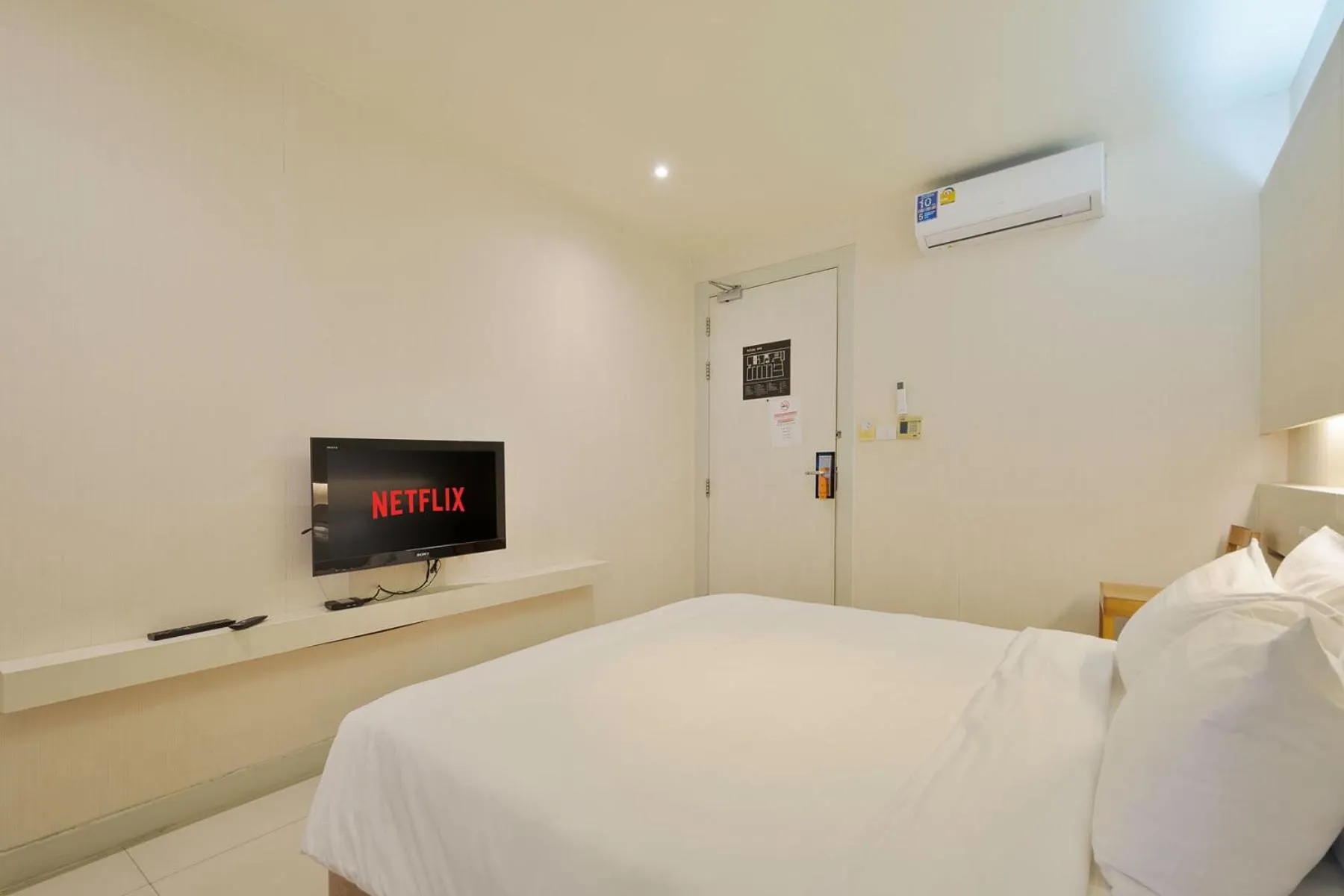 TV and multimedia, Bed in Metacity Bangkok