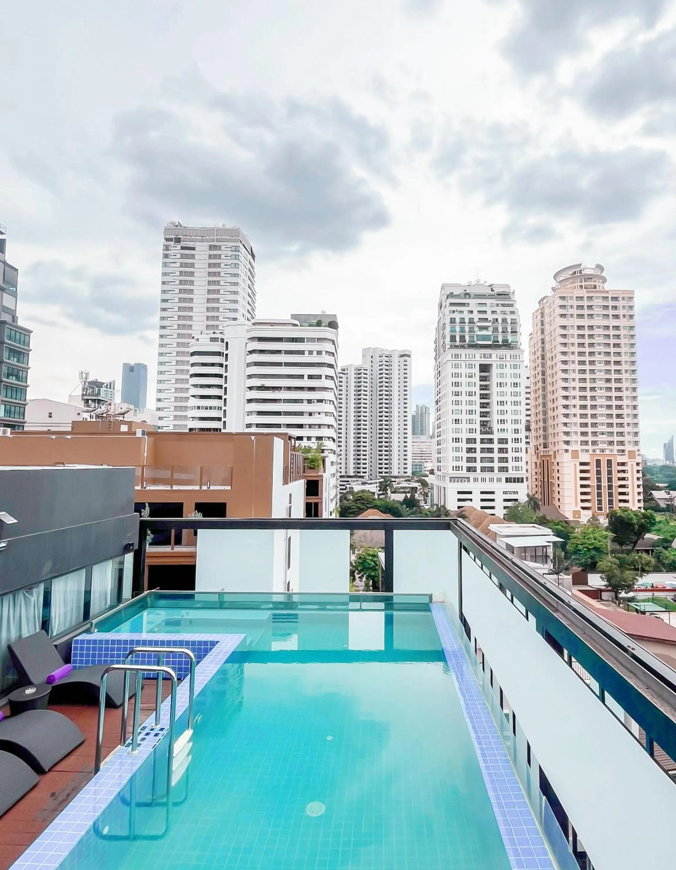 Pool view in Metacity Bangkok