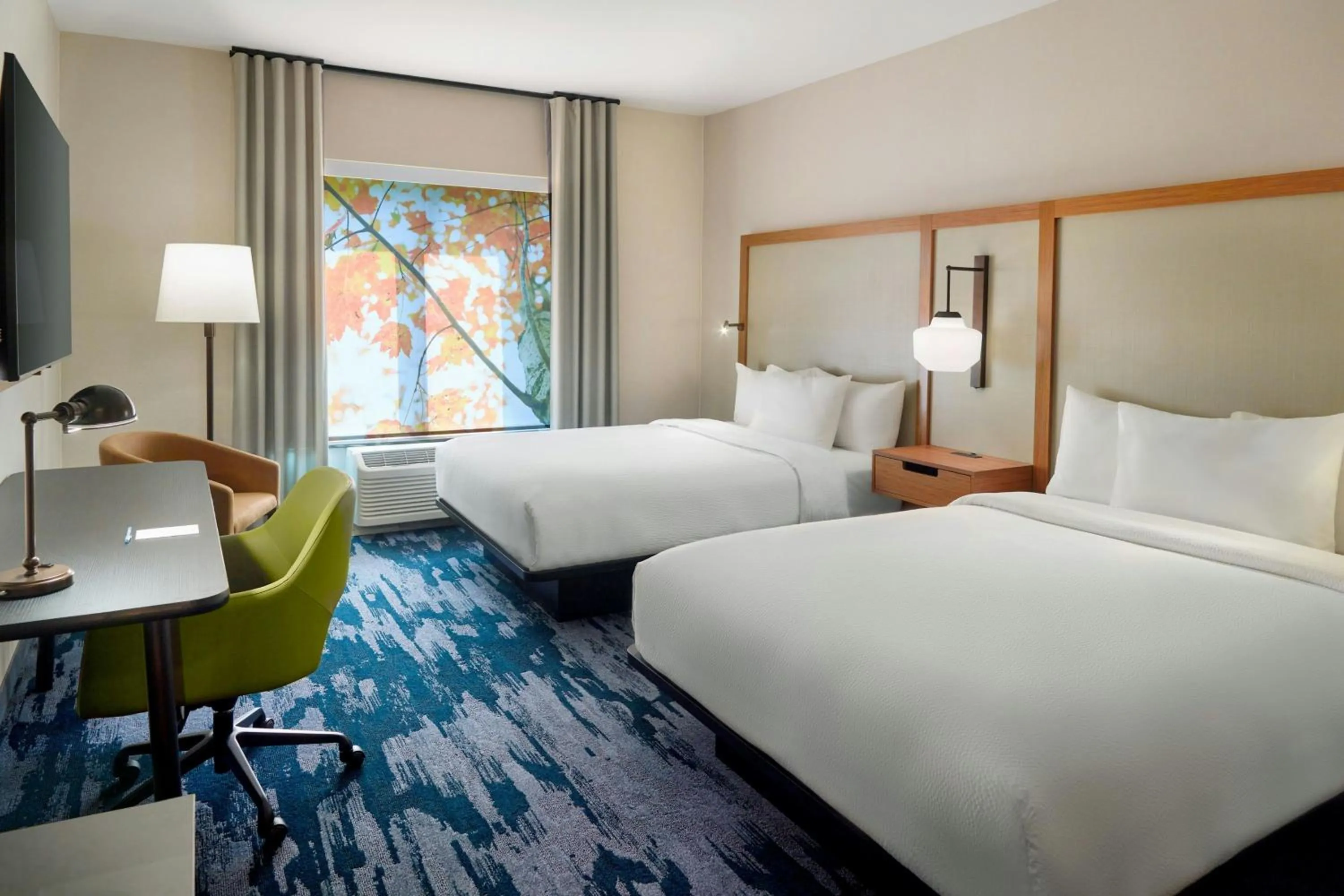 Photo of the whole room, Bed in Fairfield by Marriott Inn & Suites Alpharetta Avalon Area