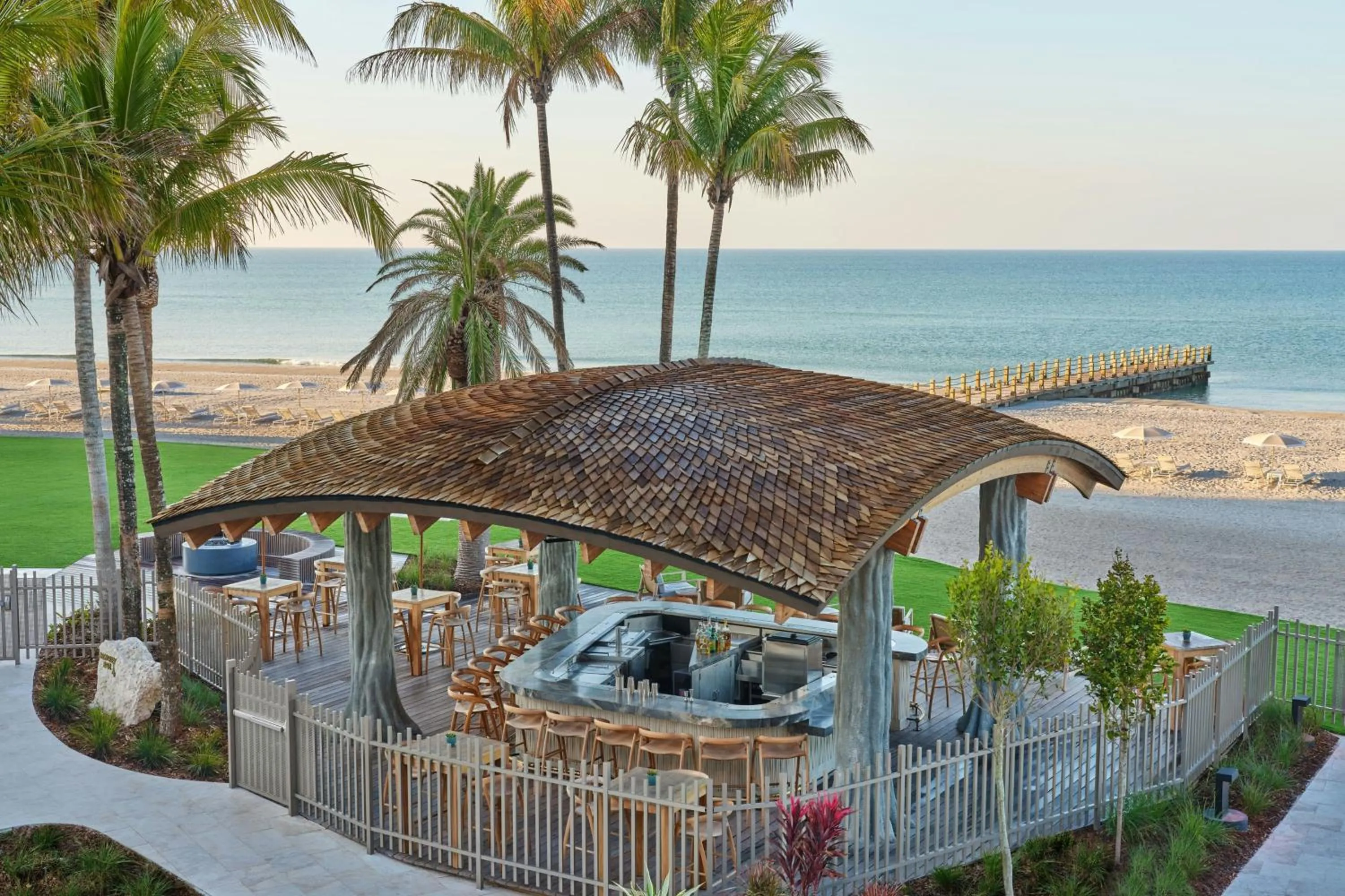Lounge or bar in The St. Regis Longboat Key Resort