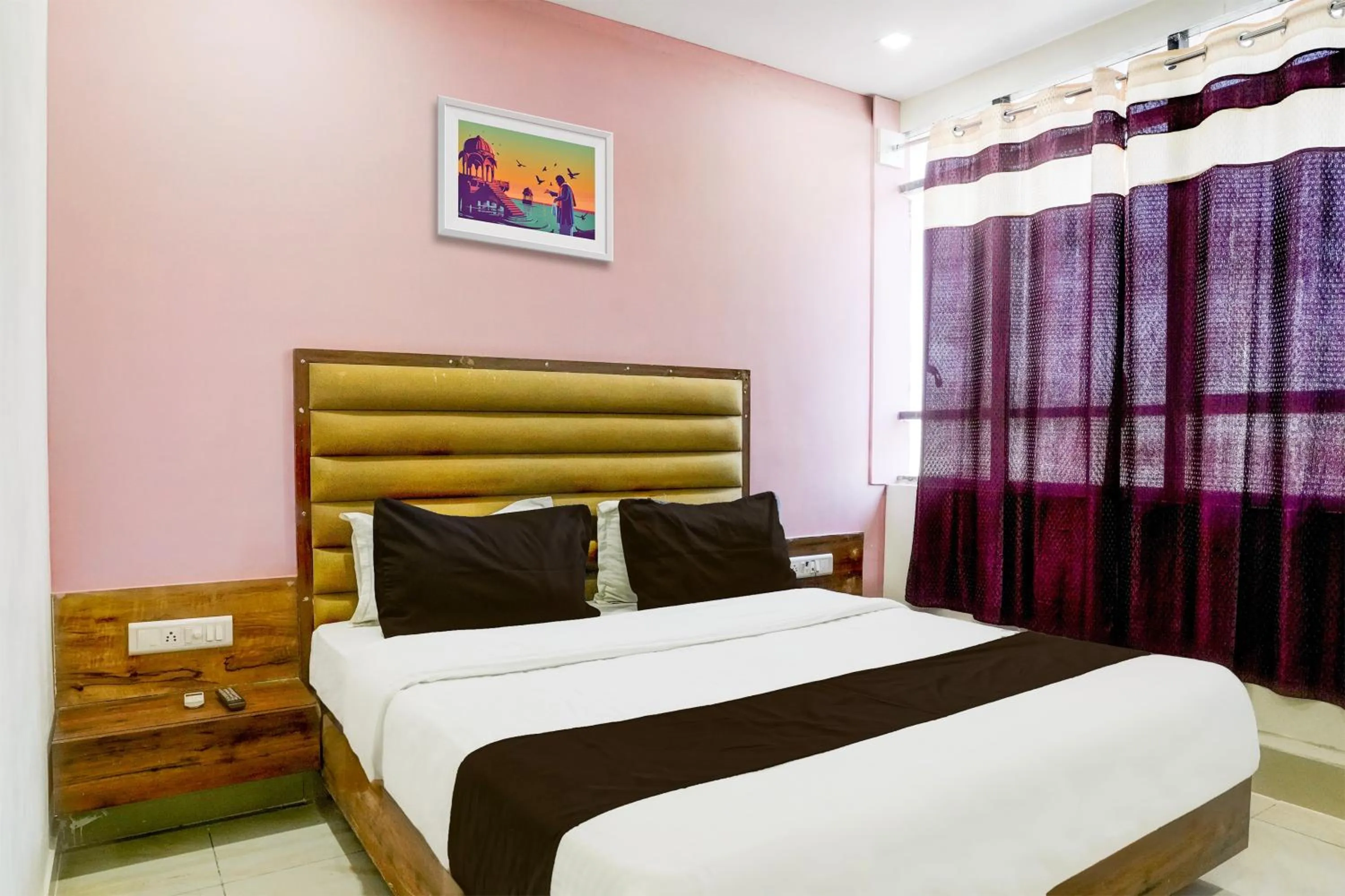 Bedroom, Bed in Hotel O RR Hotel