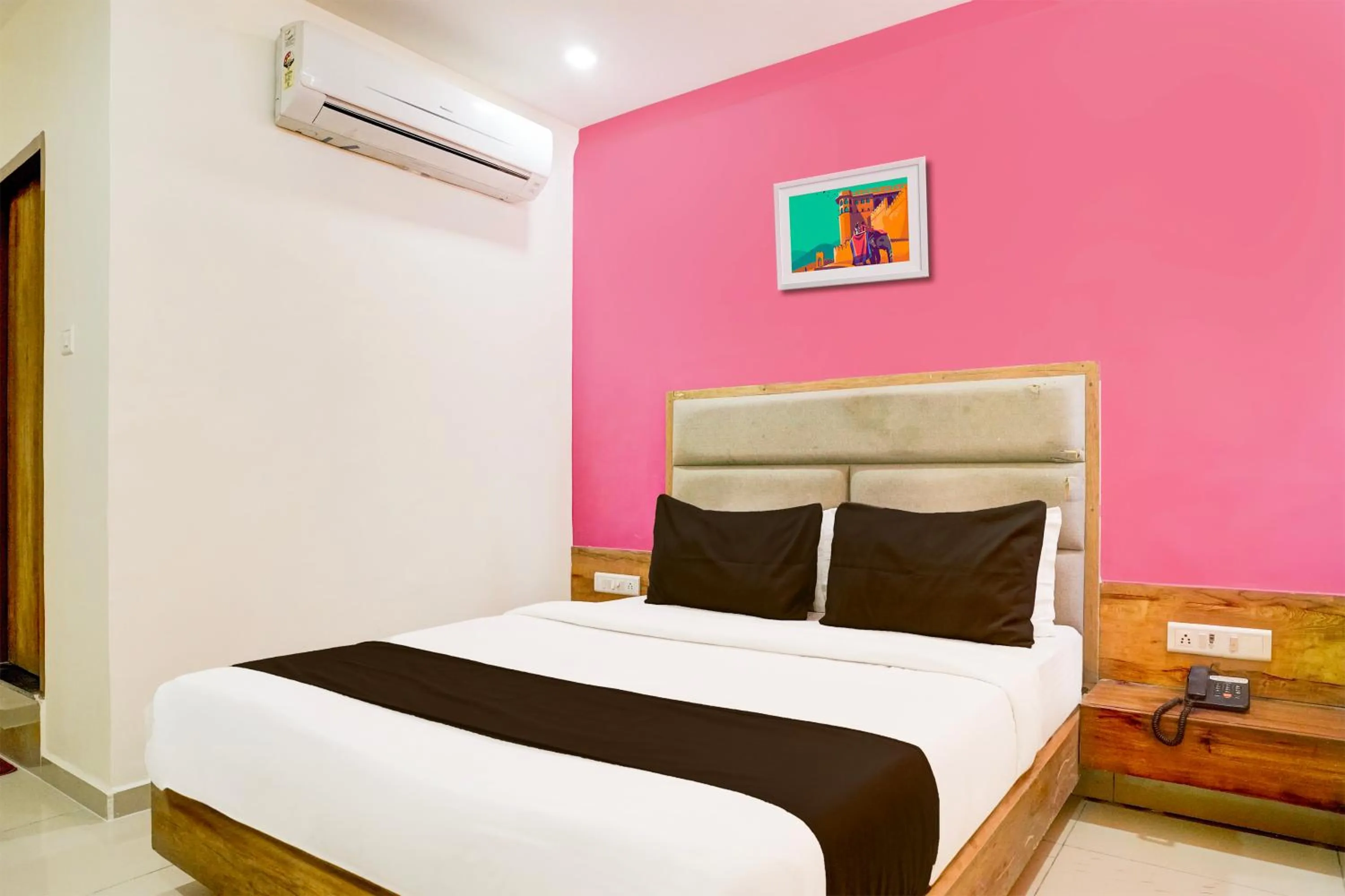 Bedroom, Bed in Hotel O RR Hotel