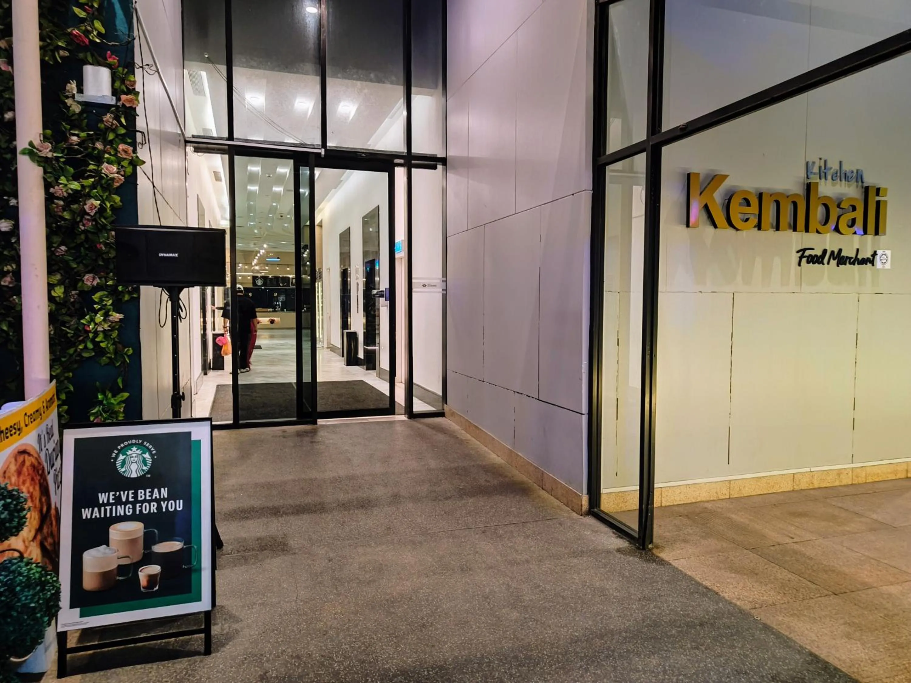 Restaurant/places to eat in Emerald Homes Cozy Homestay at Ion Delemen Genting Highlands