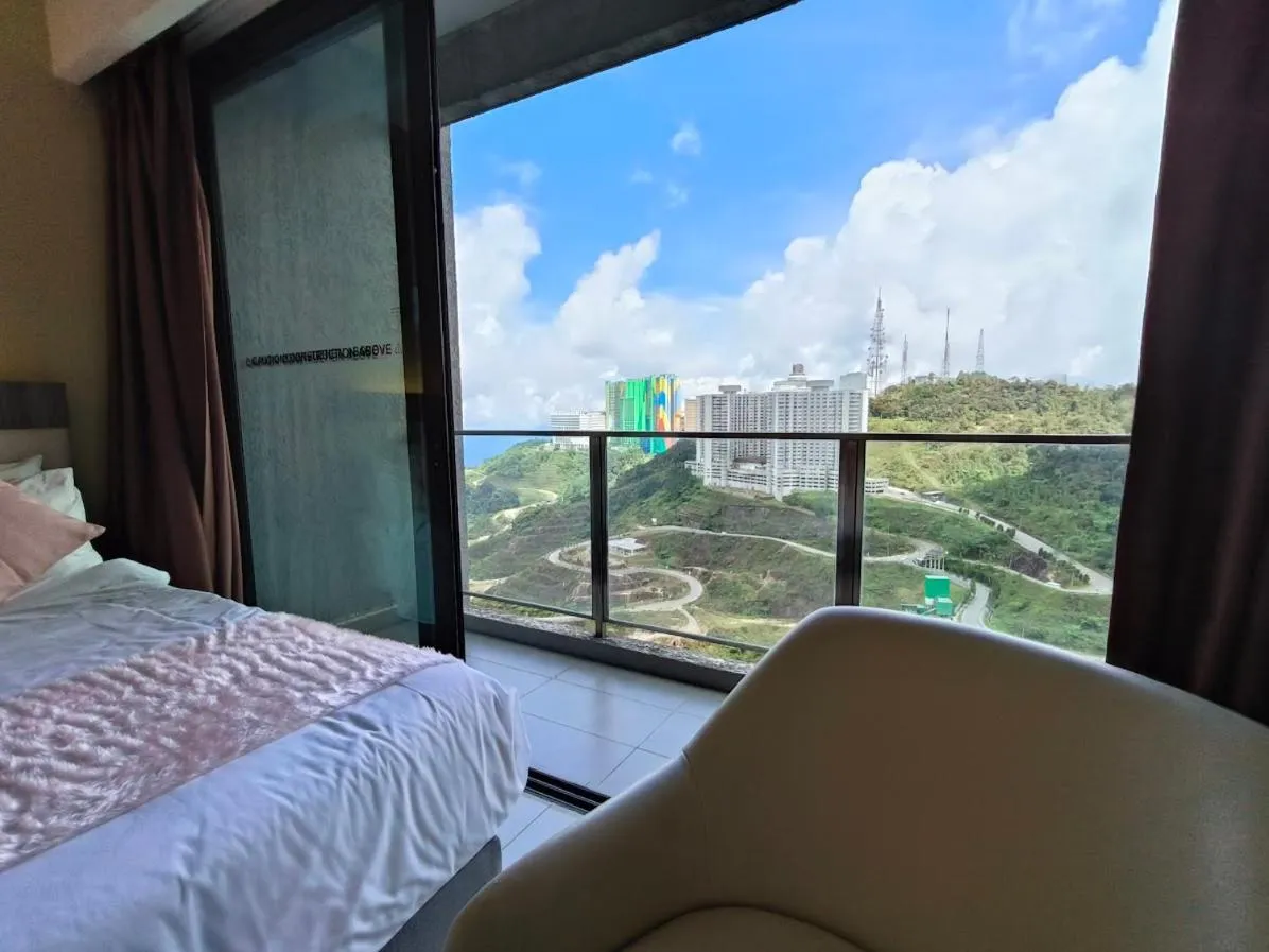 Mountain view, Bed in Emerald Homes Cozy Homestay at Ion Delemen Genting Highlands