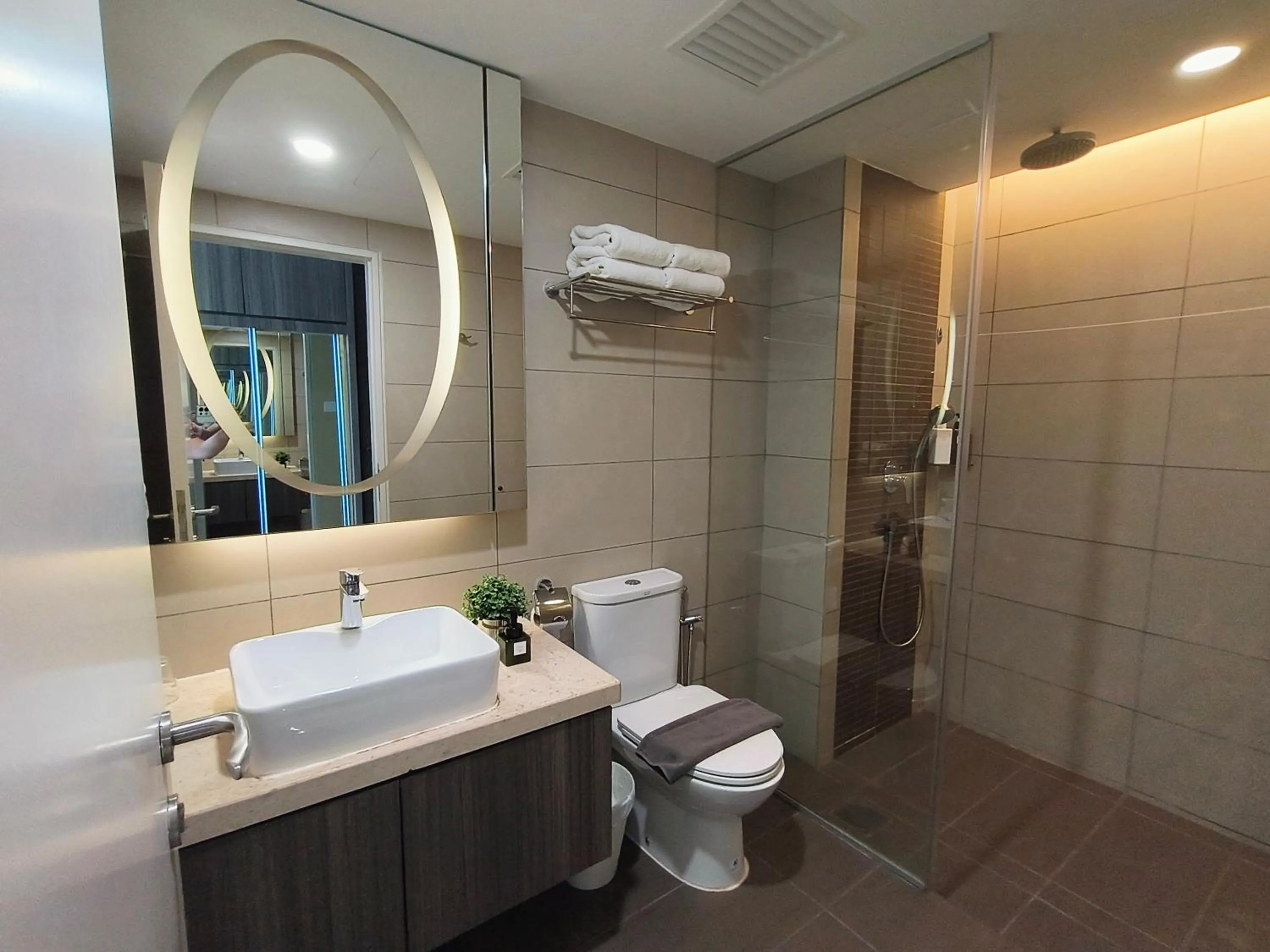 Shower in Emerald Homes Cozy Homestay at Ion Delemen Genting Highlands
