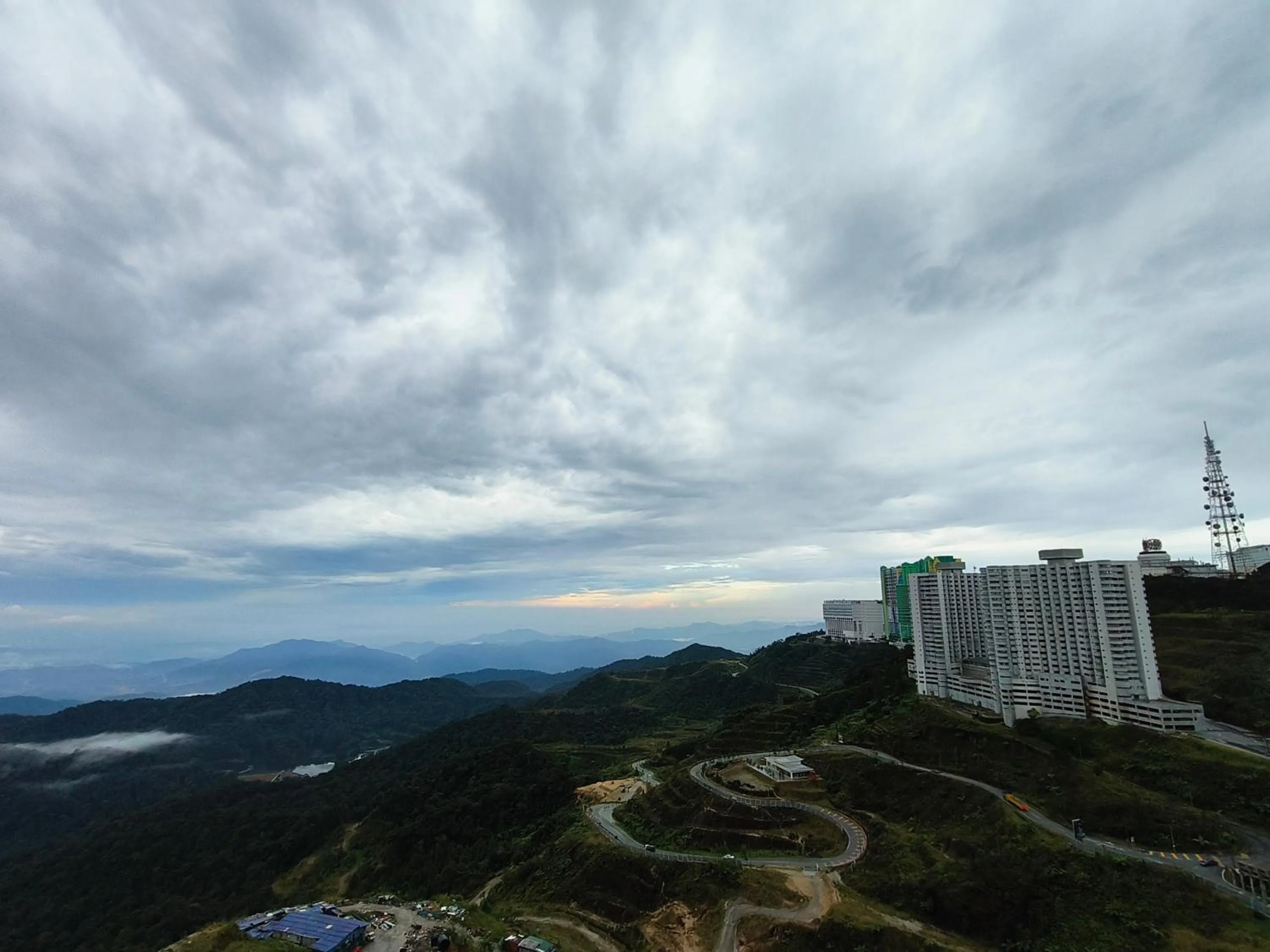 Mountain view in Emerald Homes Cozy Homestay at Ion Delemen Genting Highlands