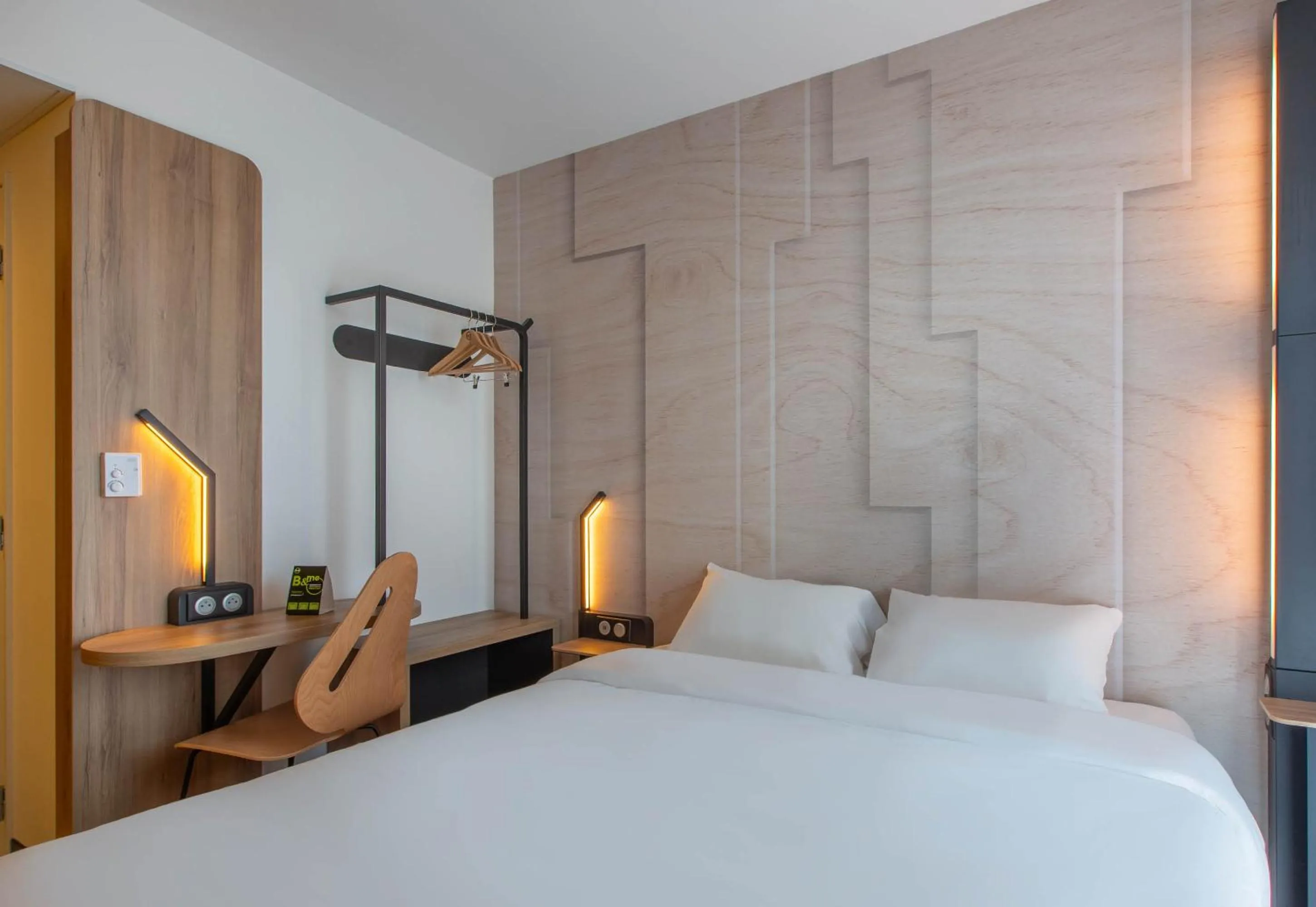 Bedroom, Bed in B&B HOTEL Orléans Saran