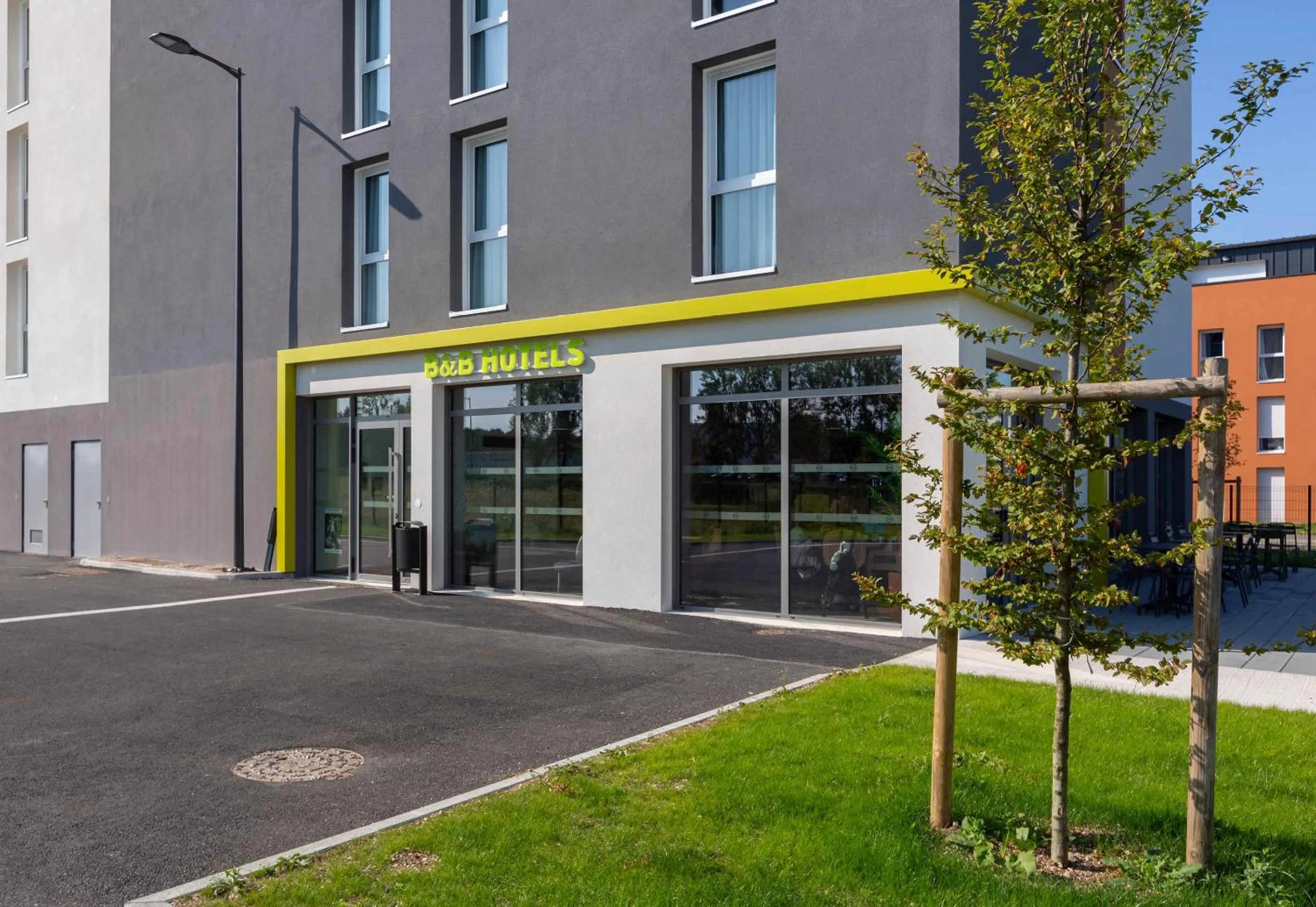 Property building in B&B HOTEL Orléans Saran