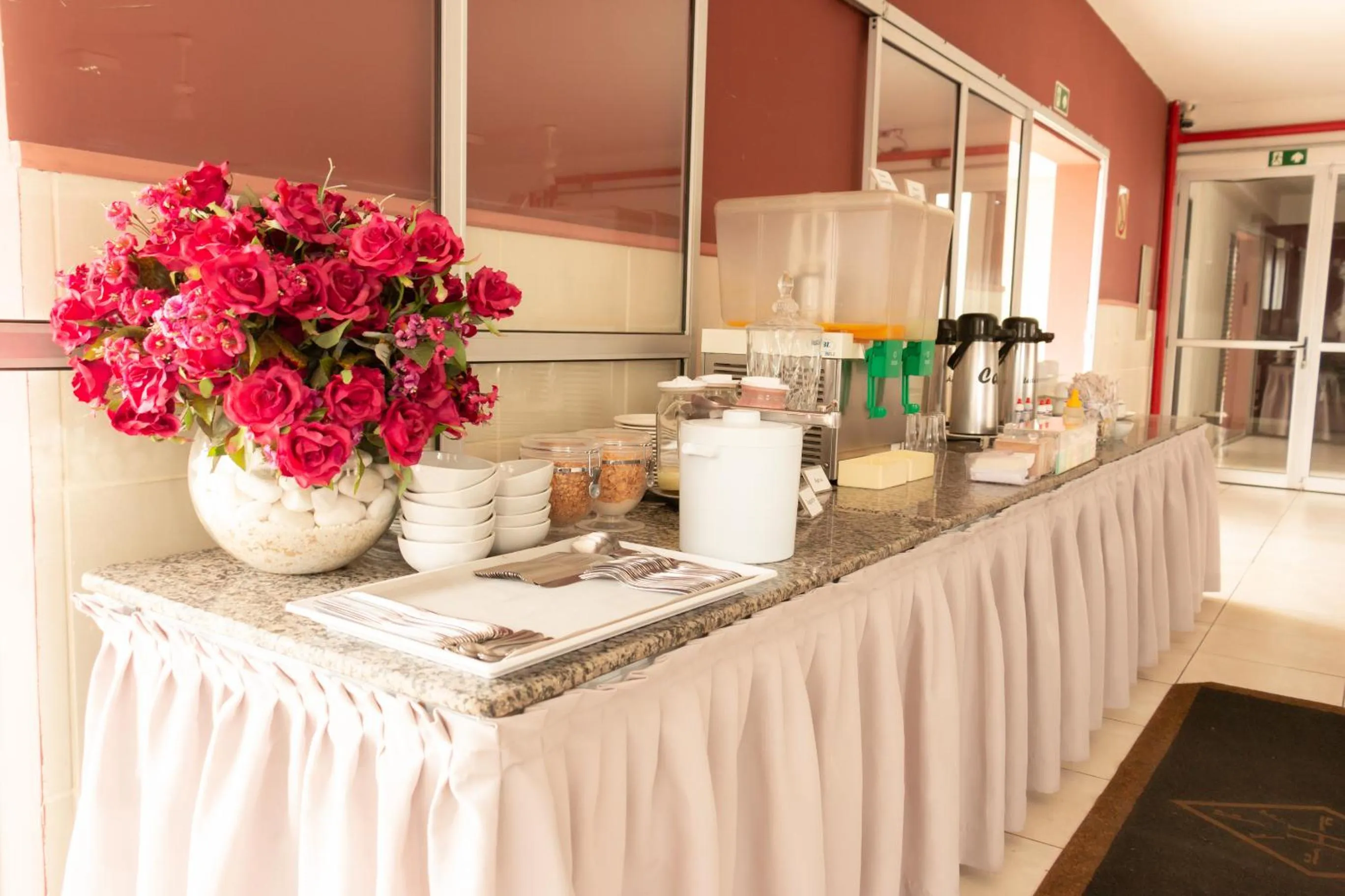 Food in Contagem Centro Hotel