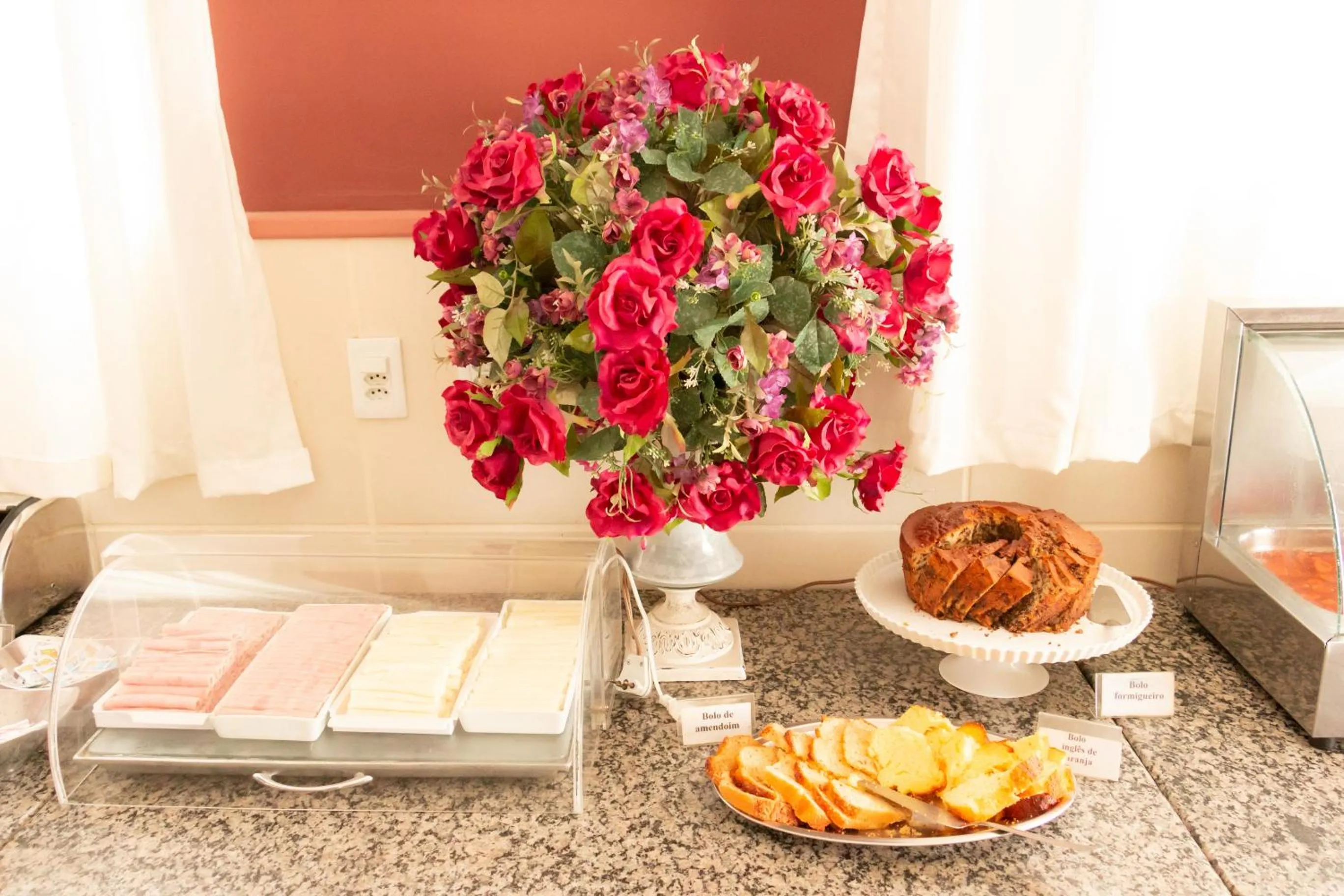 Food and drinks in Contagem Centro Hotel