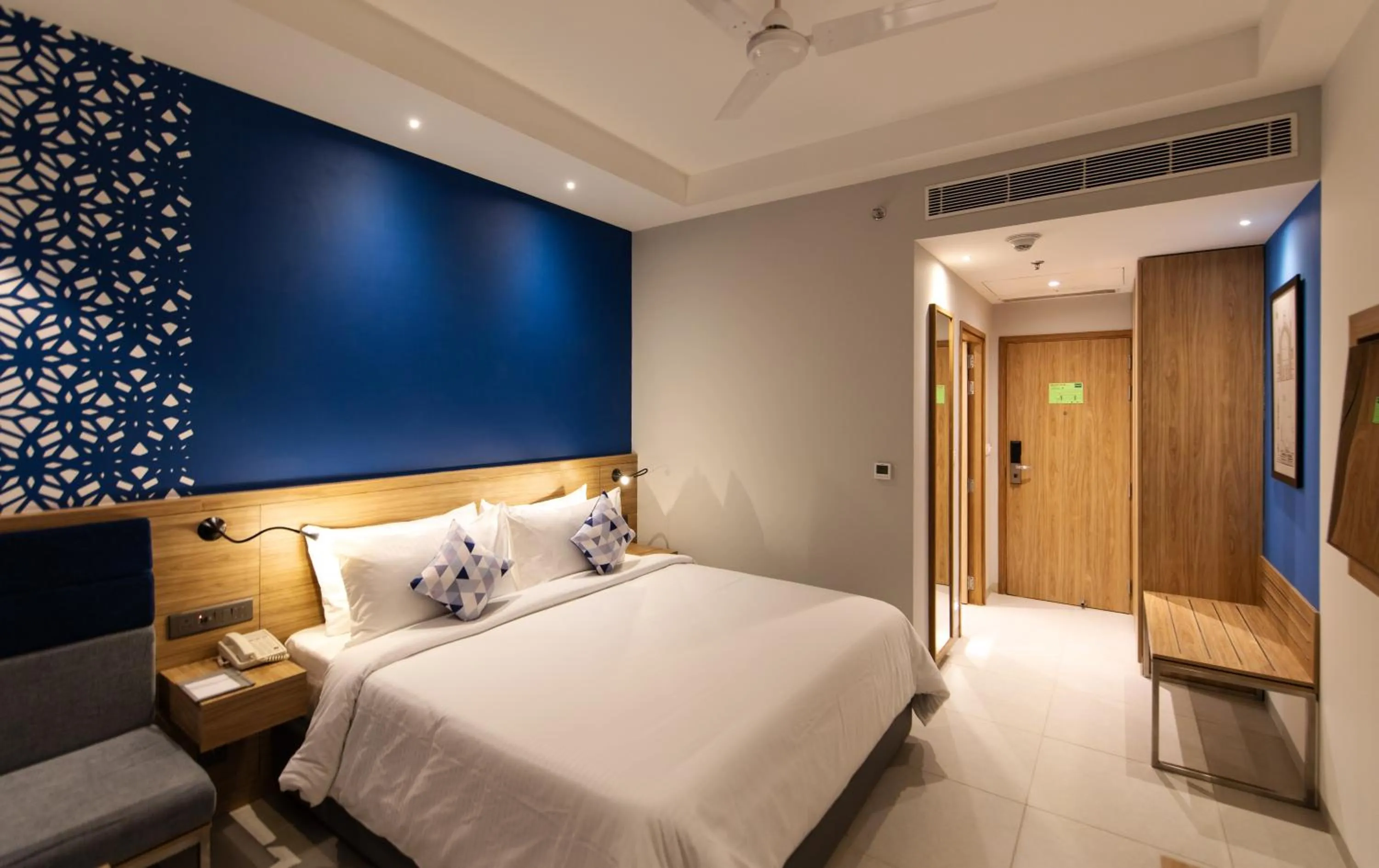 Hometel Lucknow - A Sarovar Hotel