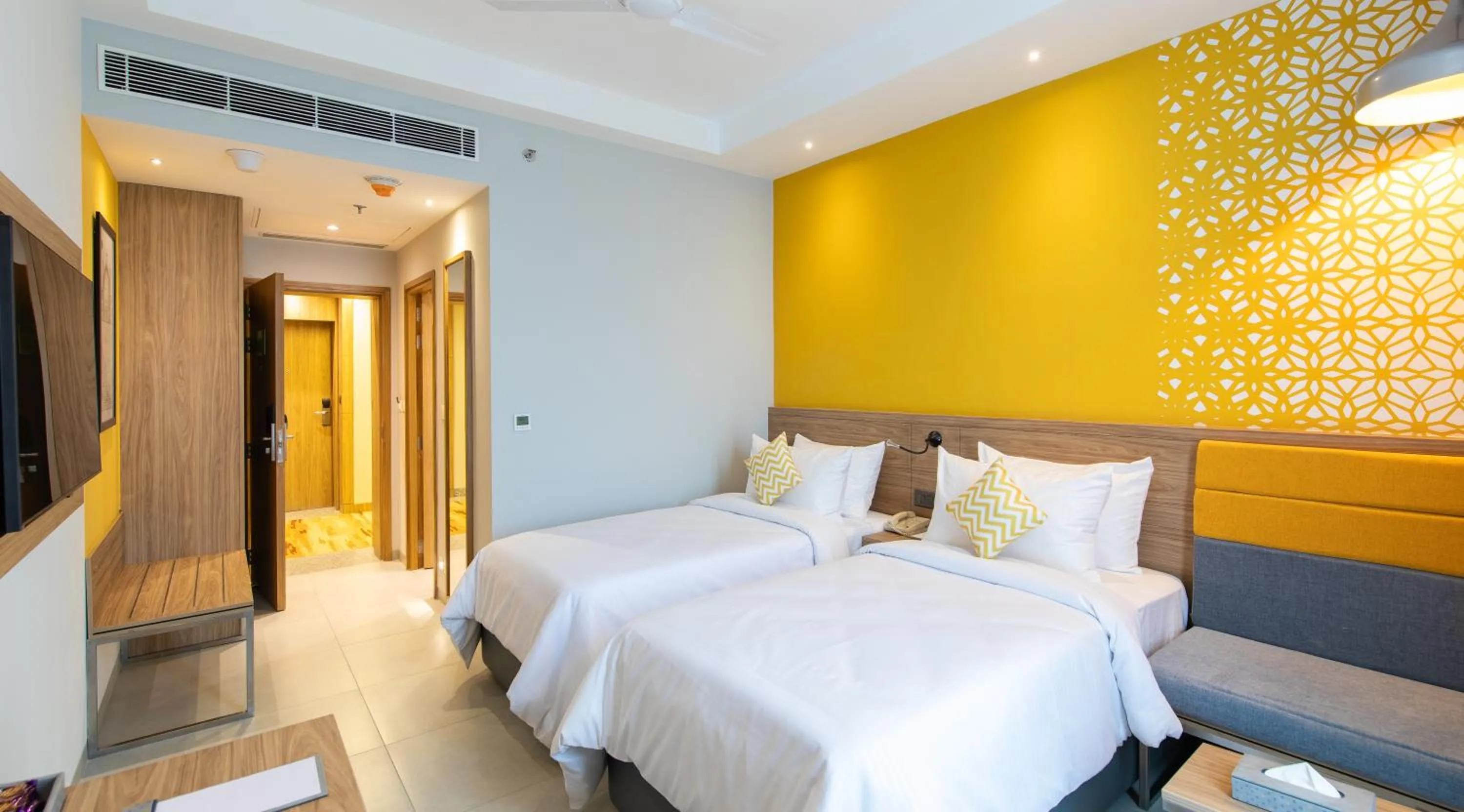 Hometel Lucknow - A Sarovar Hotel