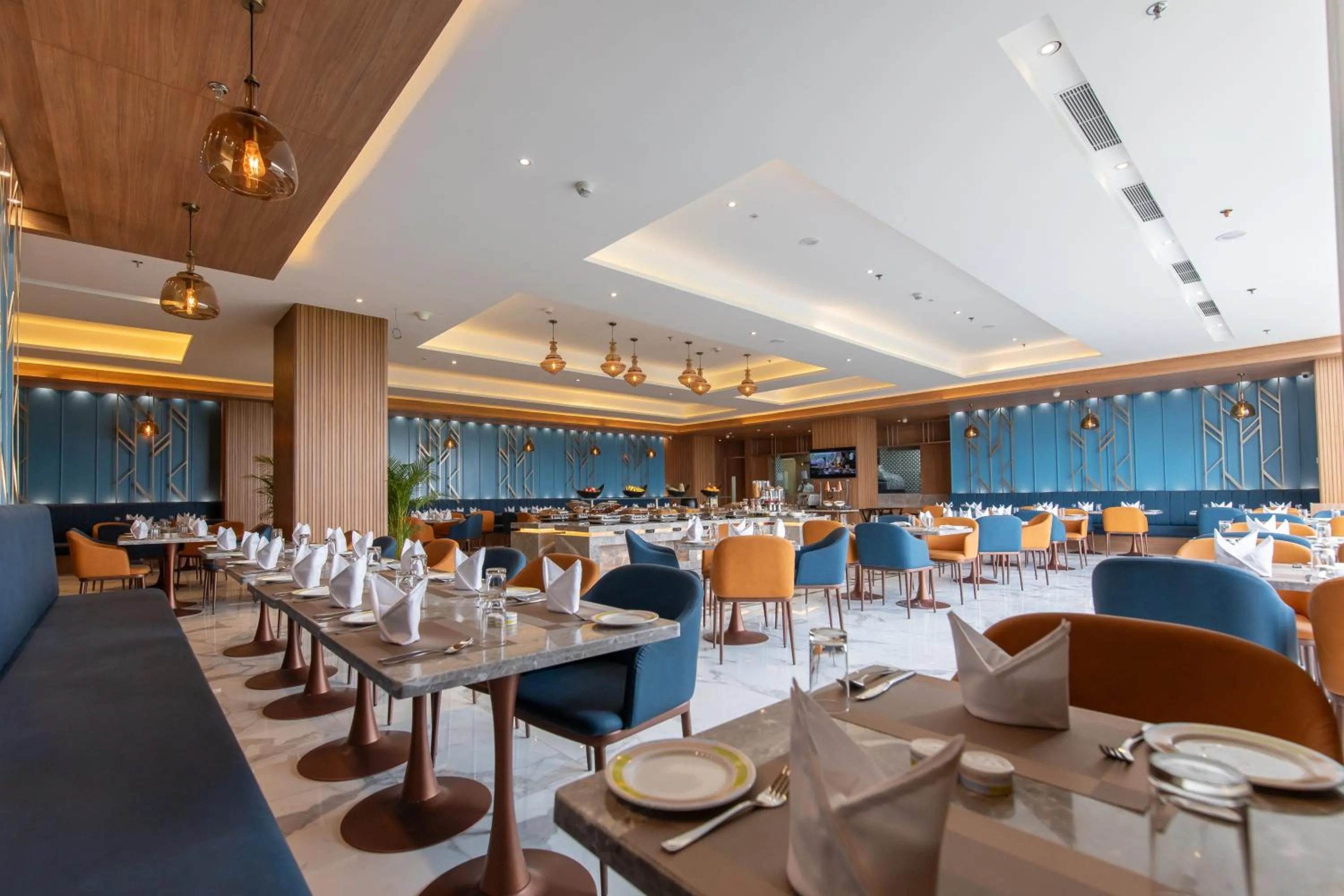 Hometel Lucknow - A Sarovar Hotel