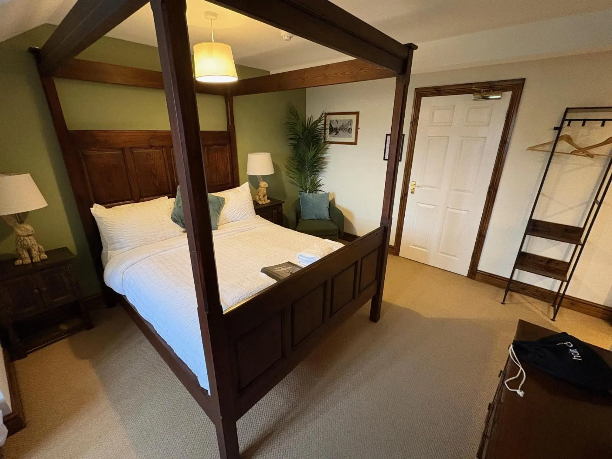 Bedroom in True Lovers Knot, Tarrant Keyneston