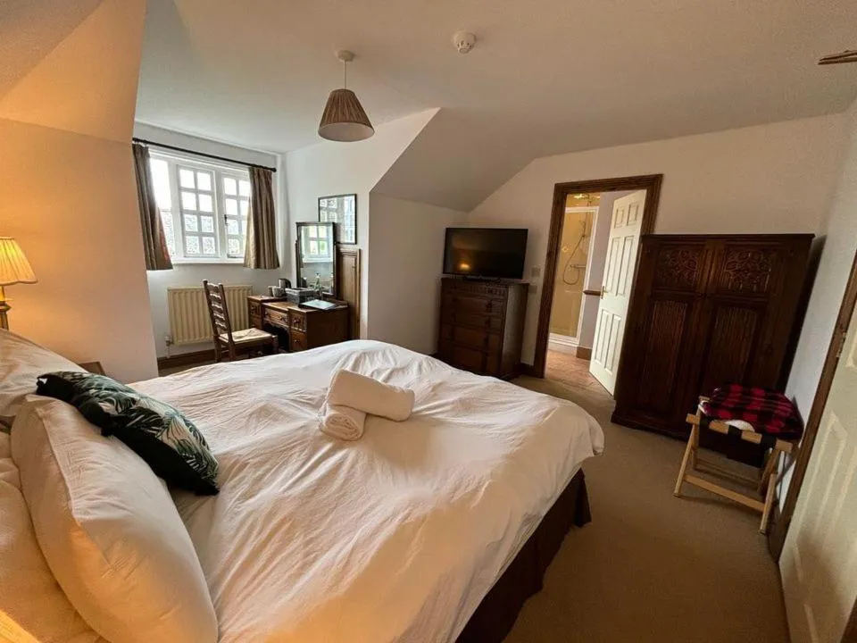 Bedroom in True Lovers Knot, Tarrant Keyneston