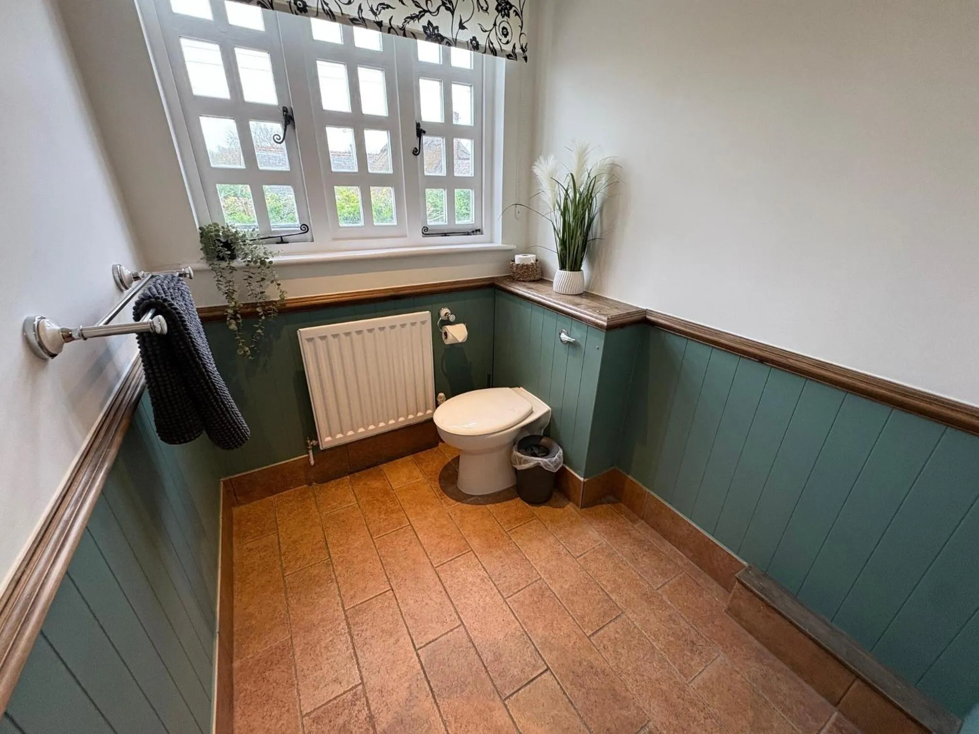 Bathroom in True Lovers Knot, Tarrant Keyneston