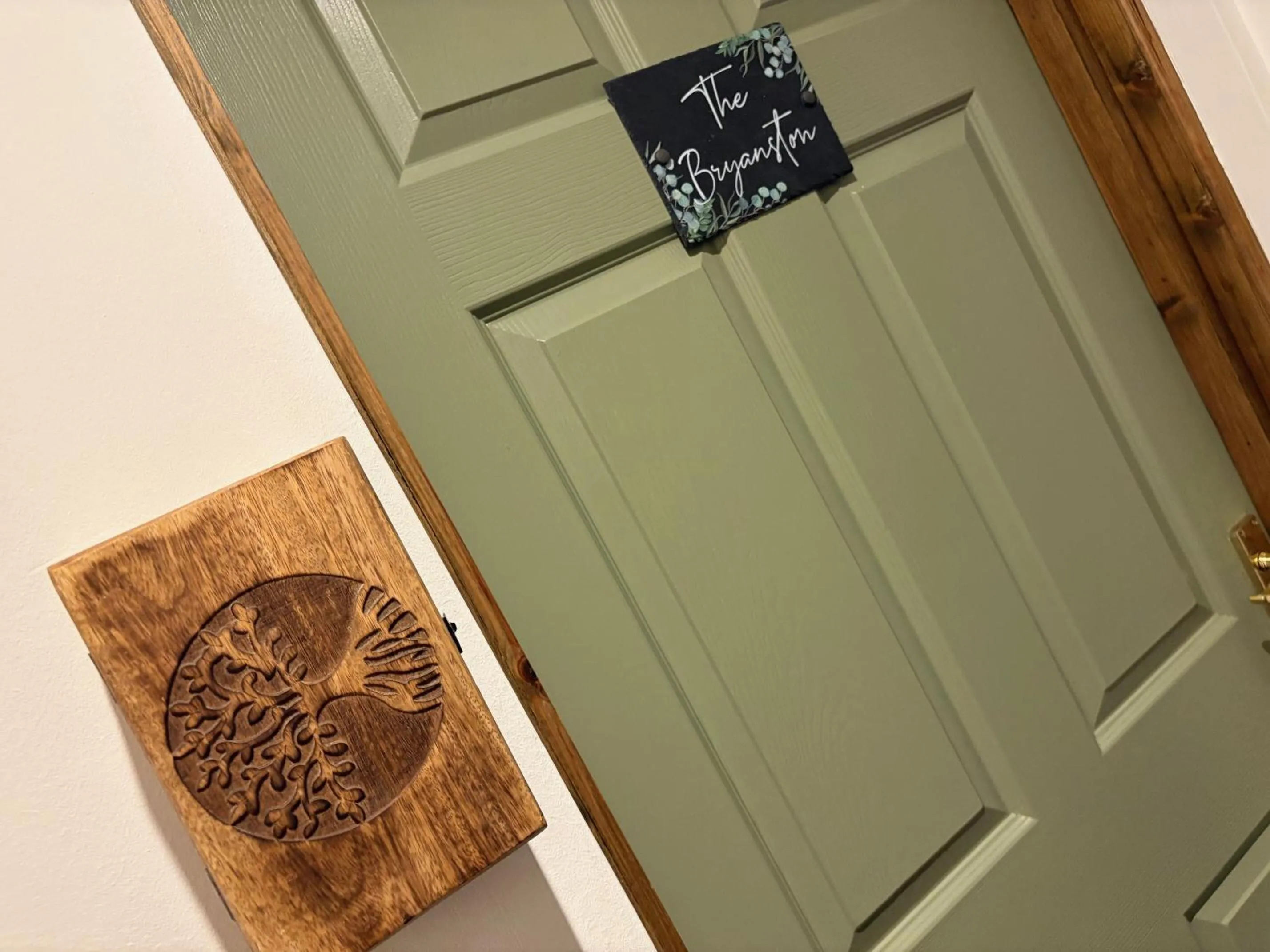 Lobby or reception in True Lovers Knot, Tarrant Keyneston