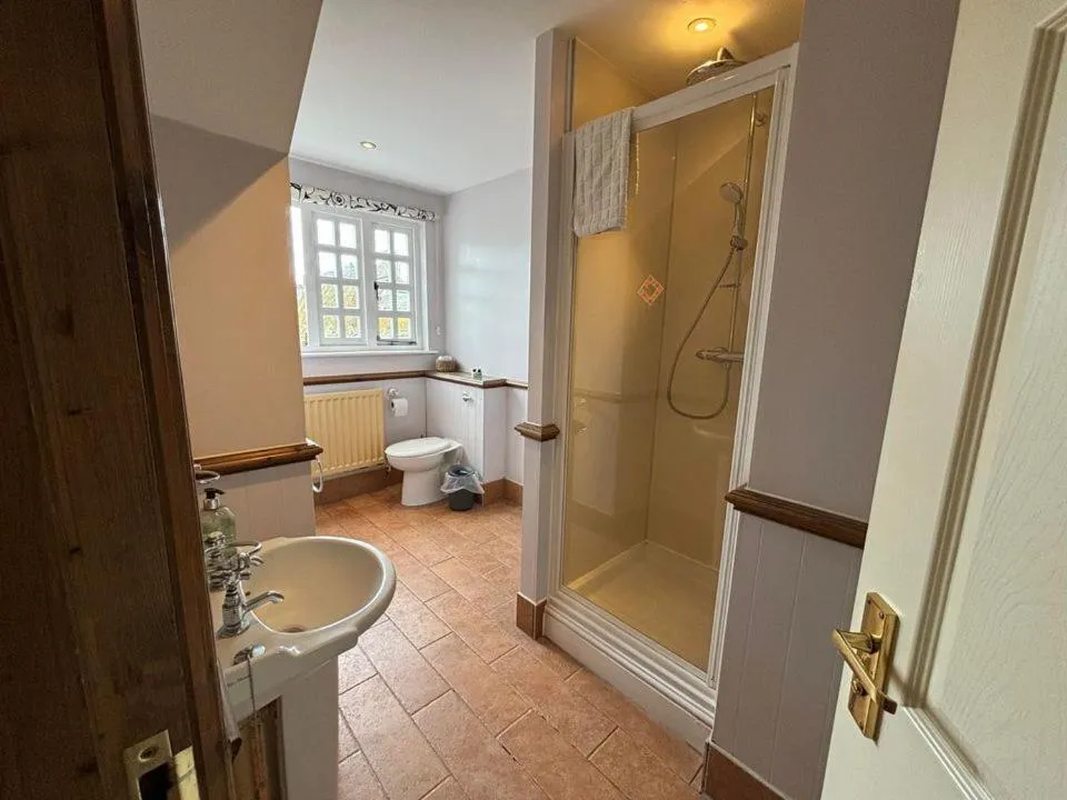 Bathroom in True Lovers Knot, Tarrant Keyneston