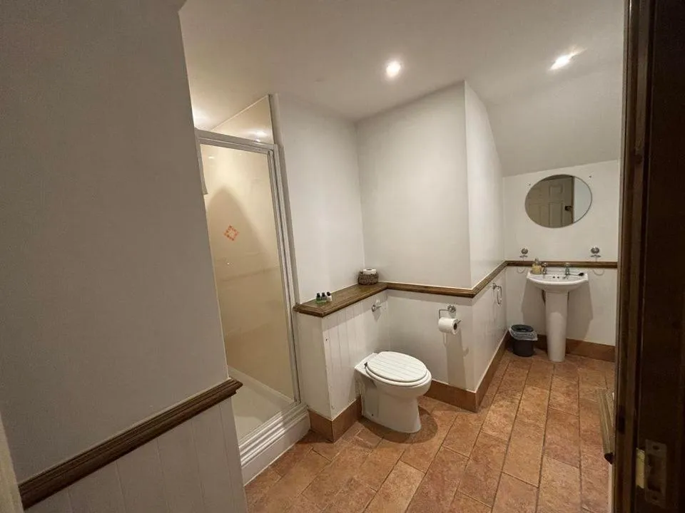 Bathroom in True Lovers Knot, Tarrant Keyneston