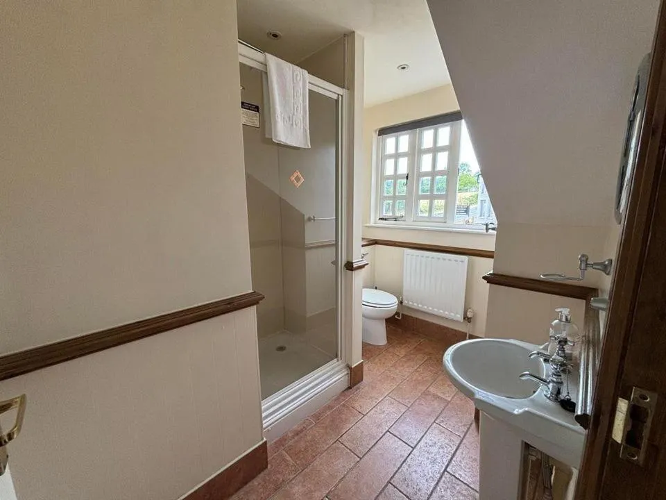 Bathroom in True Lovers Knot, Tarrant Keyneston