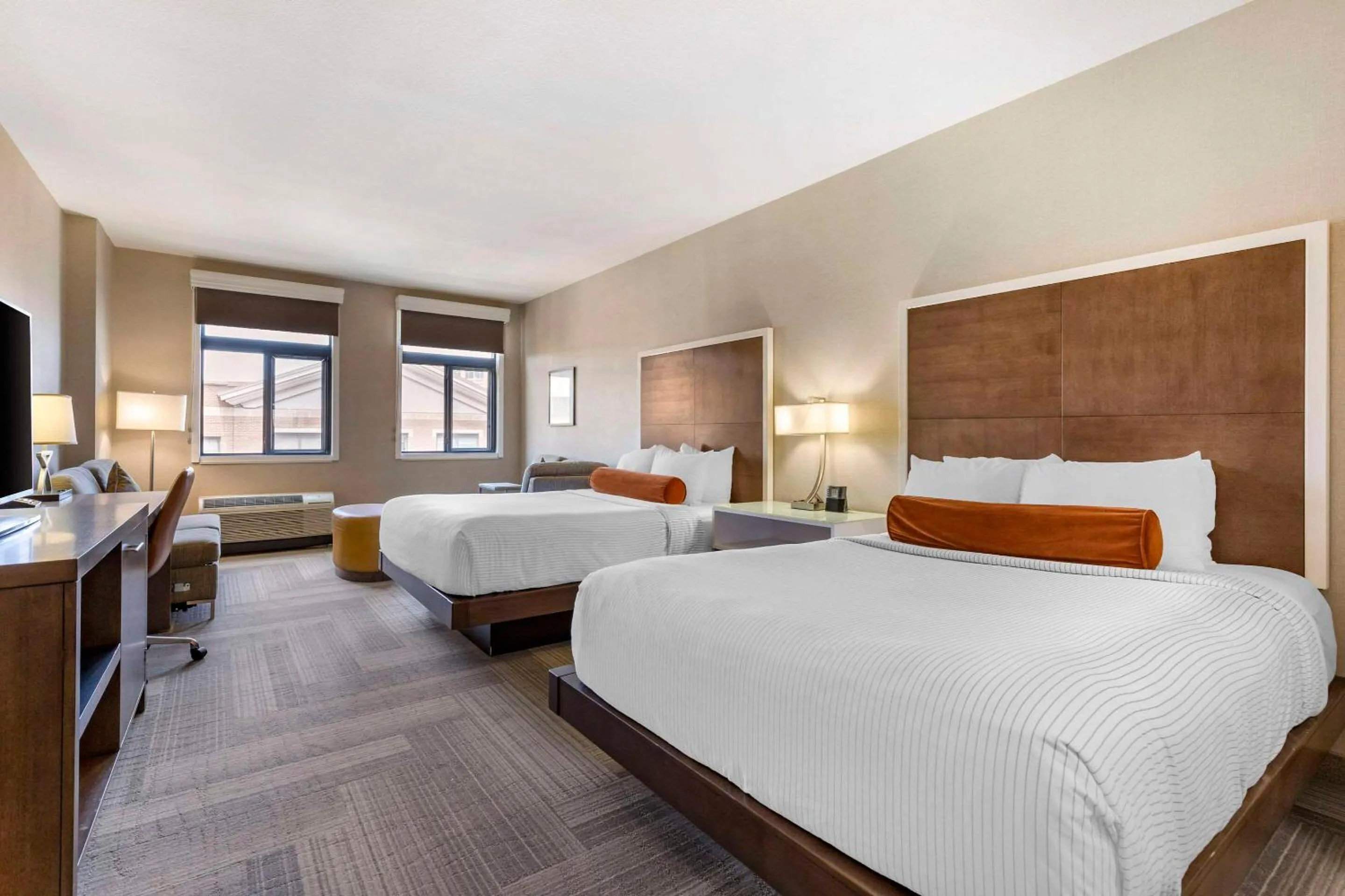 Bedroom, Bed in Cambria Hotel Rockville