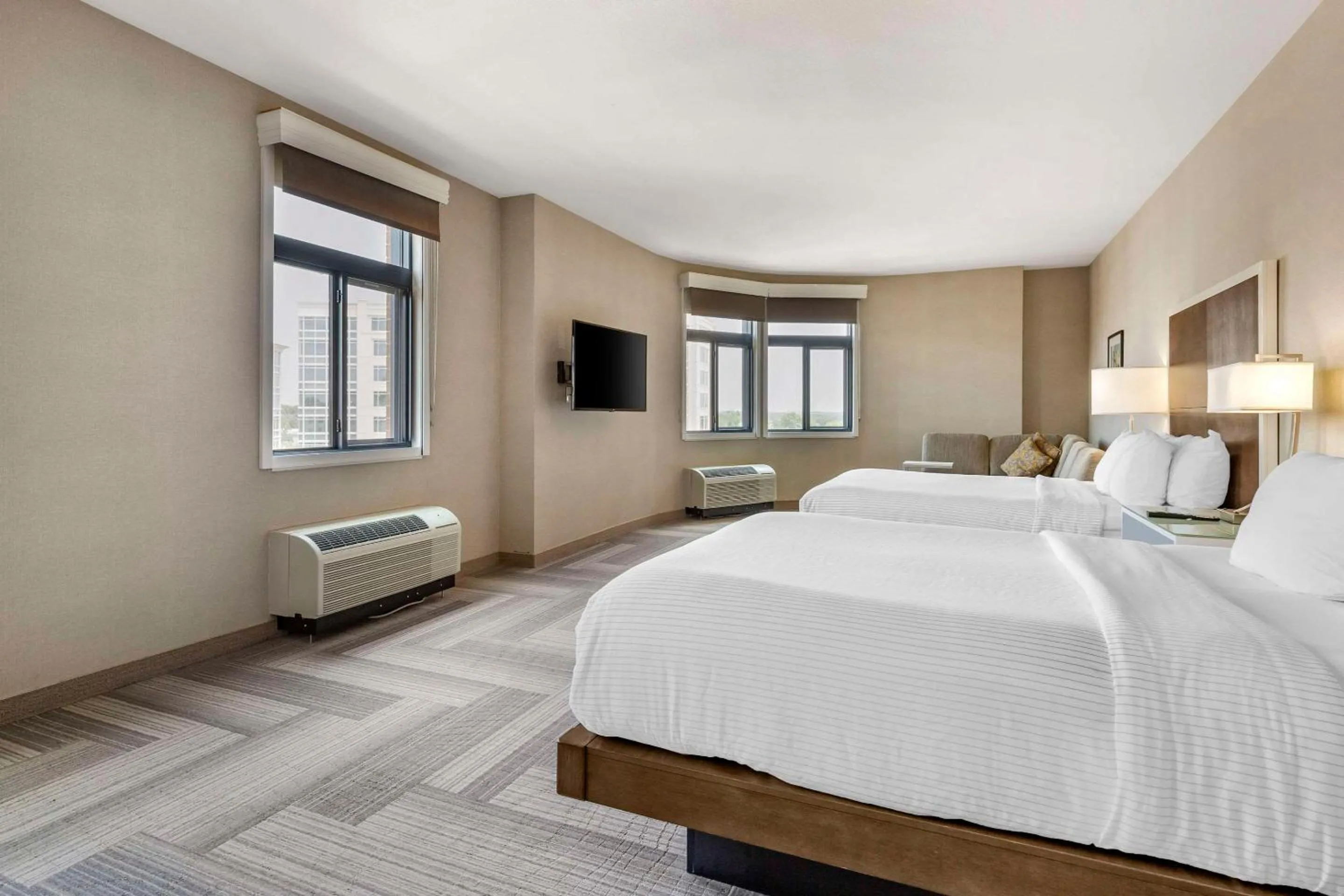 Bedroom, Bed in Cambria Hotel Rockville