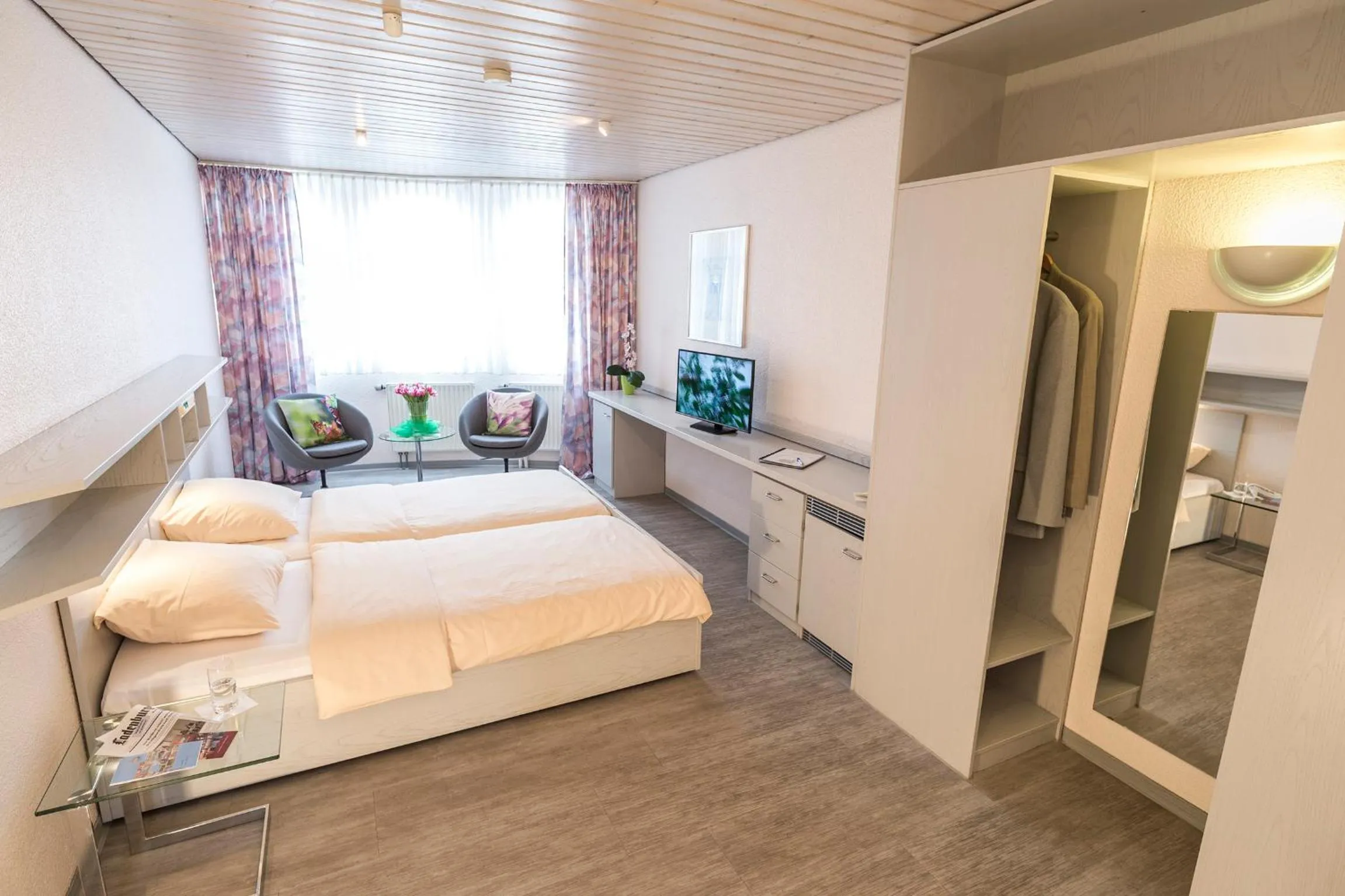 Photo of the whole room, Bed in Hotel Cronberger Hof