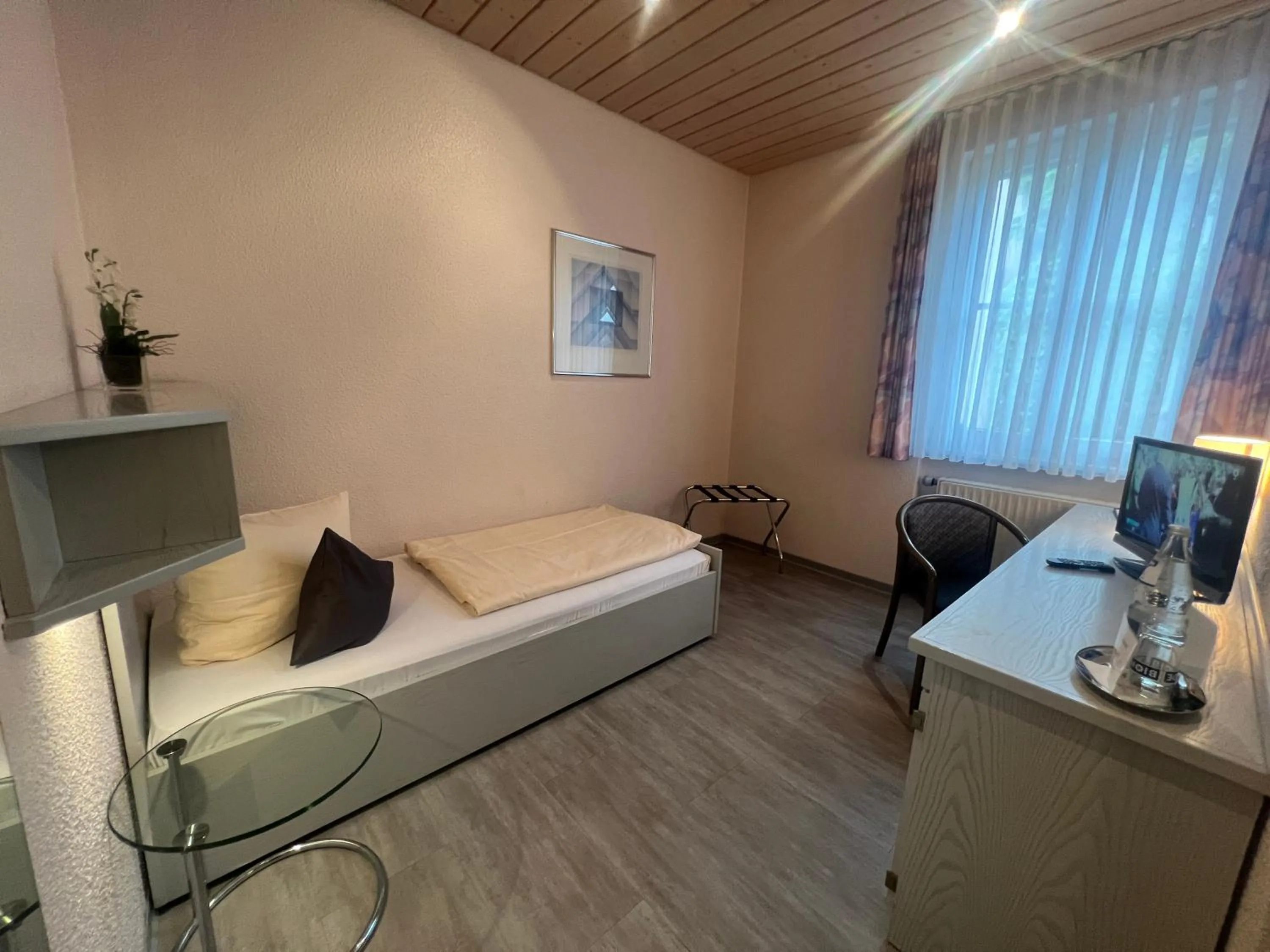 Bed in Hotel Cronberger Hof