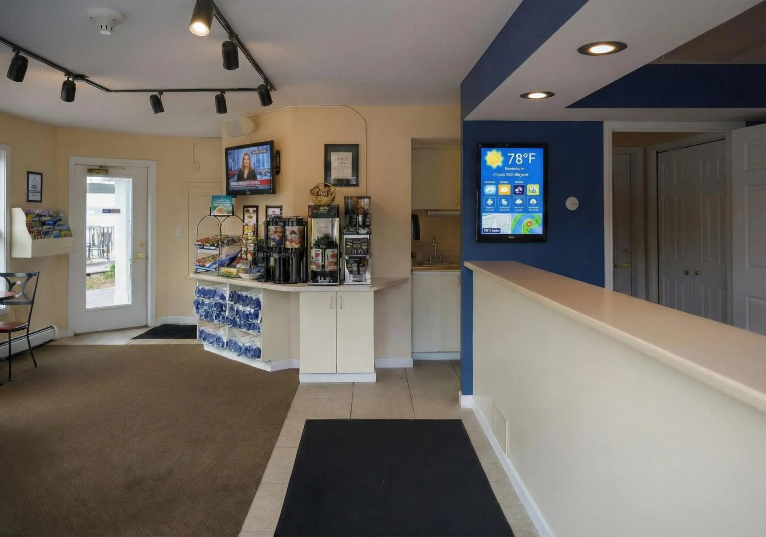 Lobby or reception in Pointes North Beachfront Hotel - 2 Person Spa Tub Studios