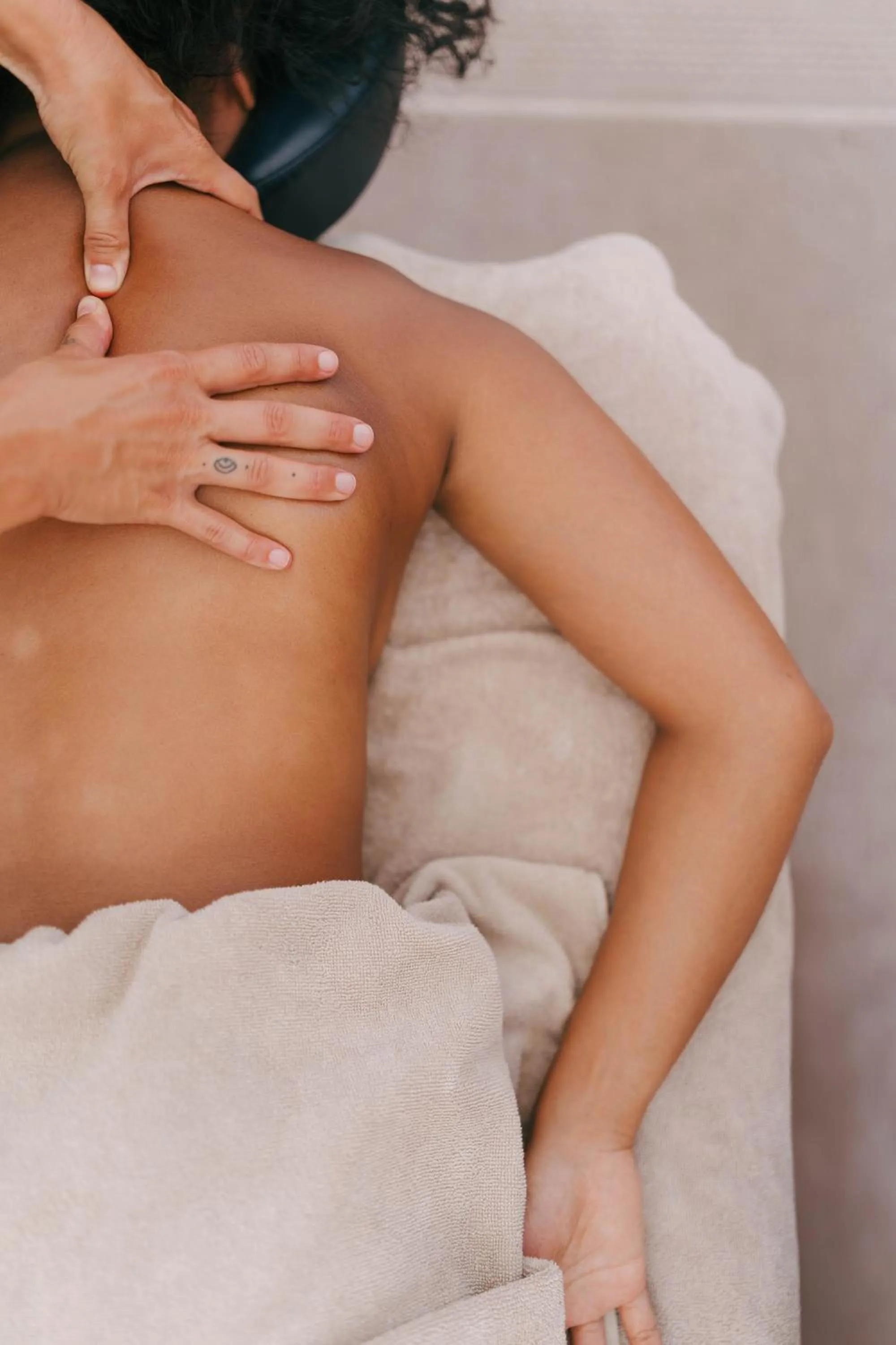 Massage in Le Domaine de la mer - Beach hotel Nature&Authenticité Hyères