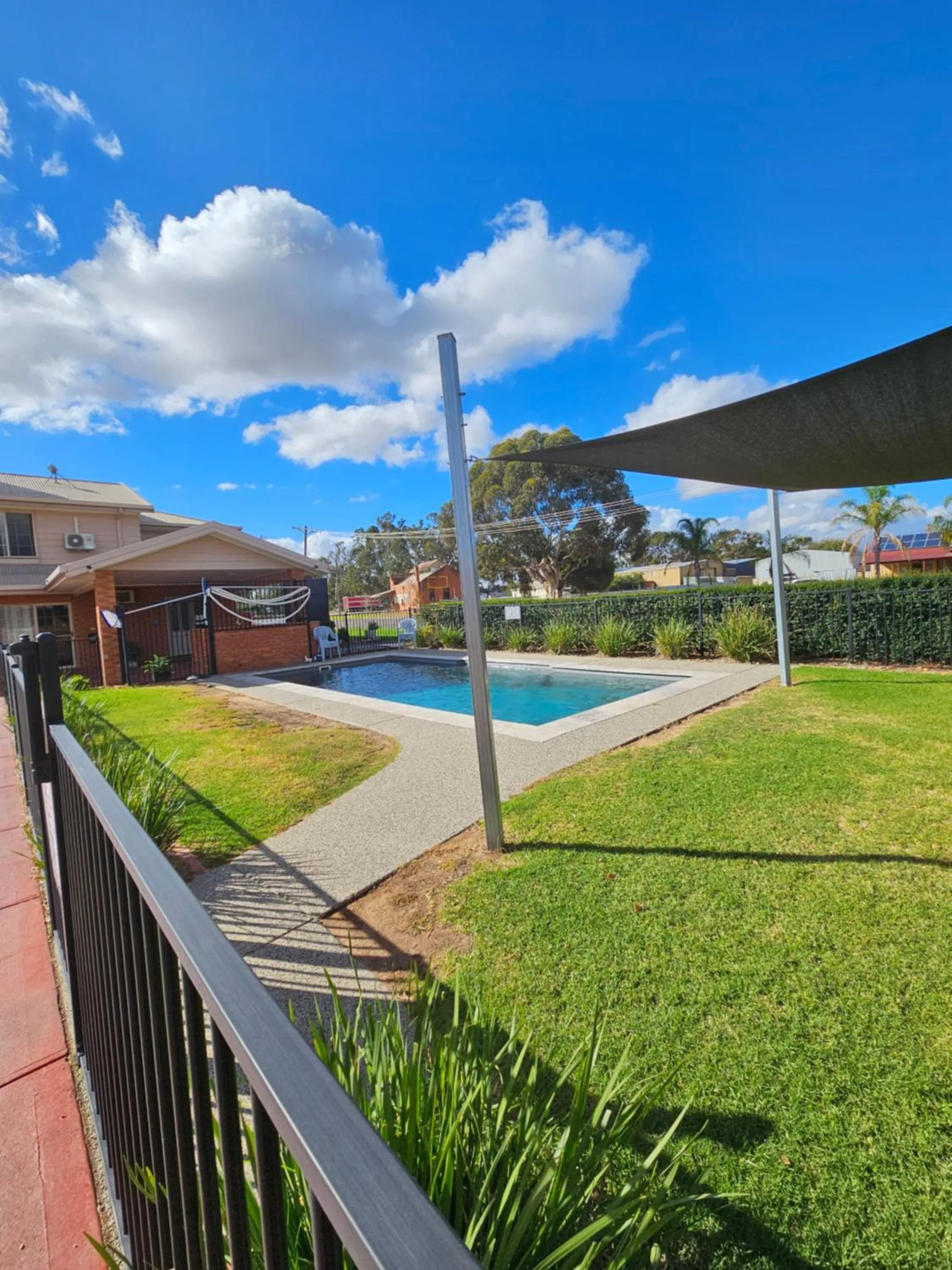 Garden view in Bridge Motor Inn Tocumwal