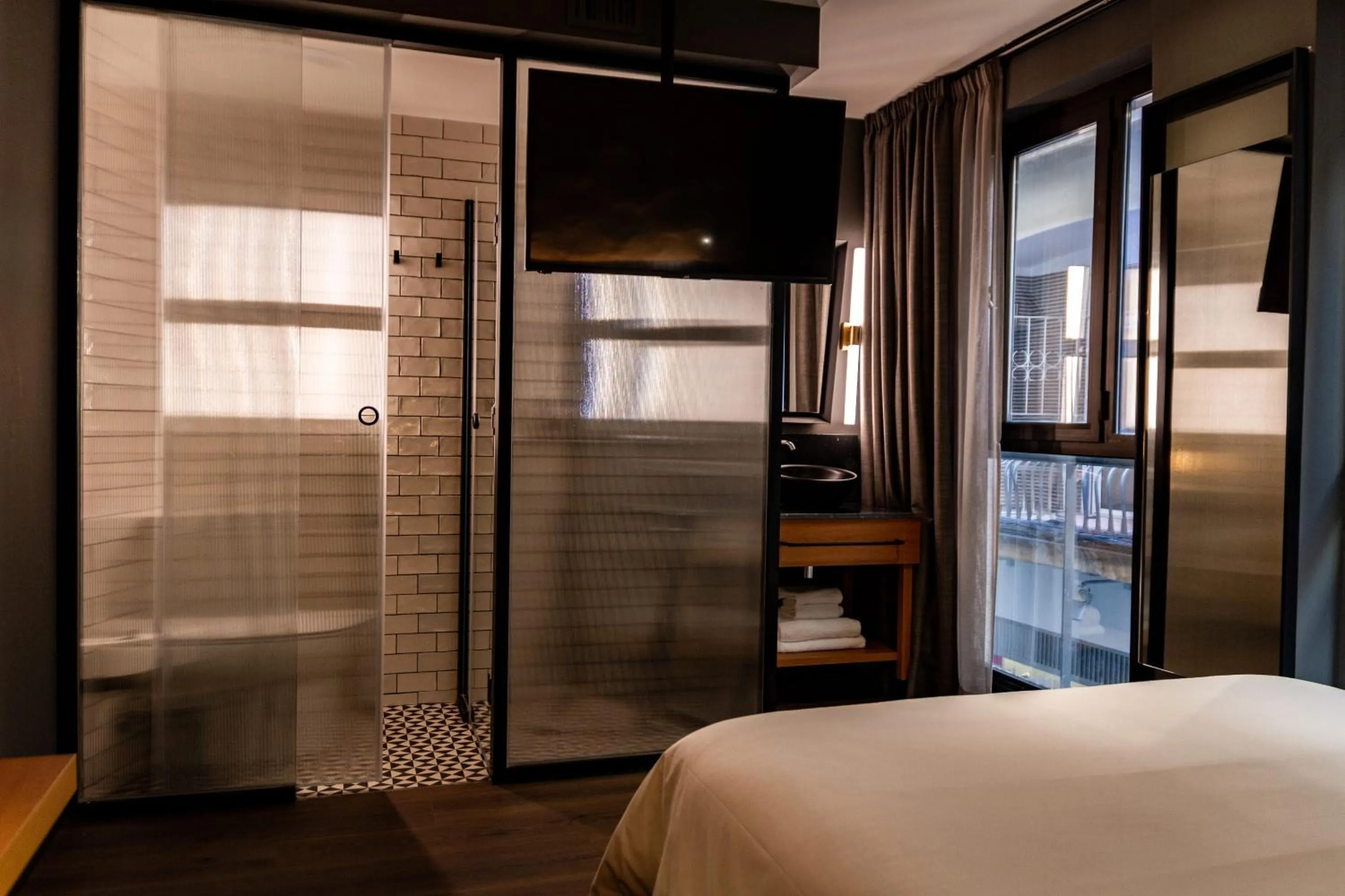 Shower, Bed in Letoh Letoh Sevilla