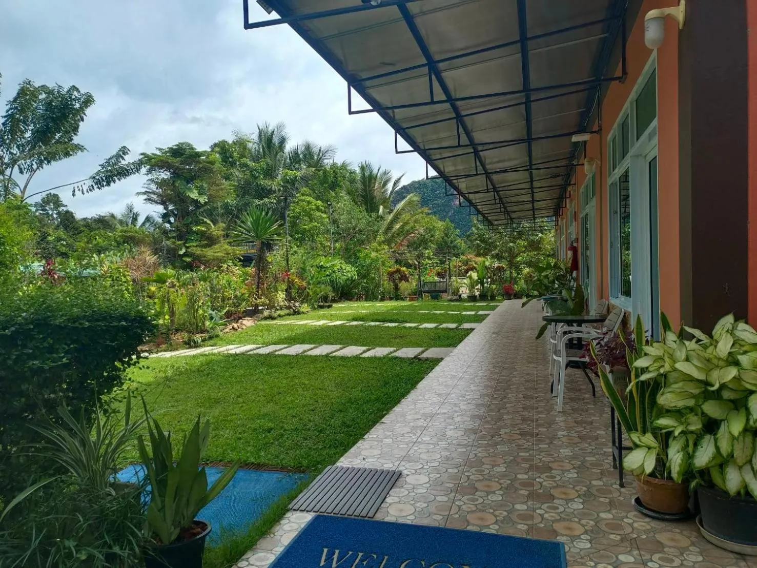 Property building in Khao Sok Country Resort