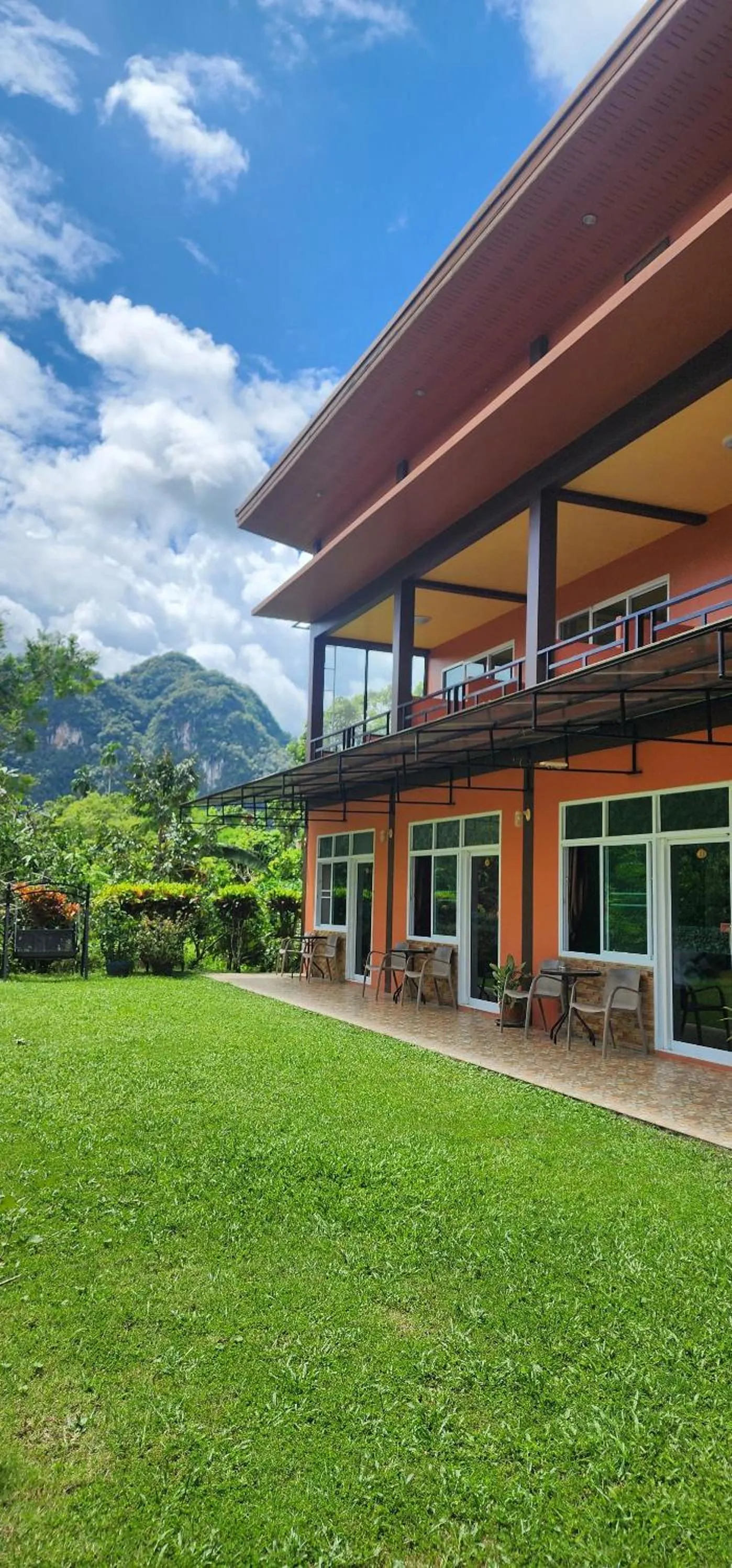 Property building in Khao Sok Country Resort