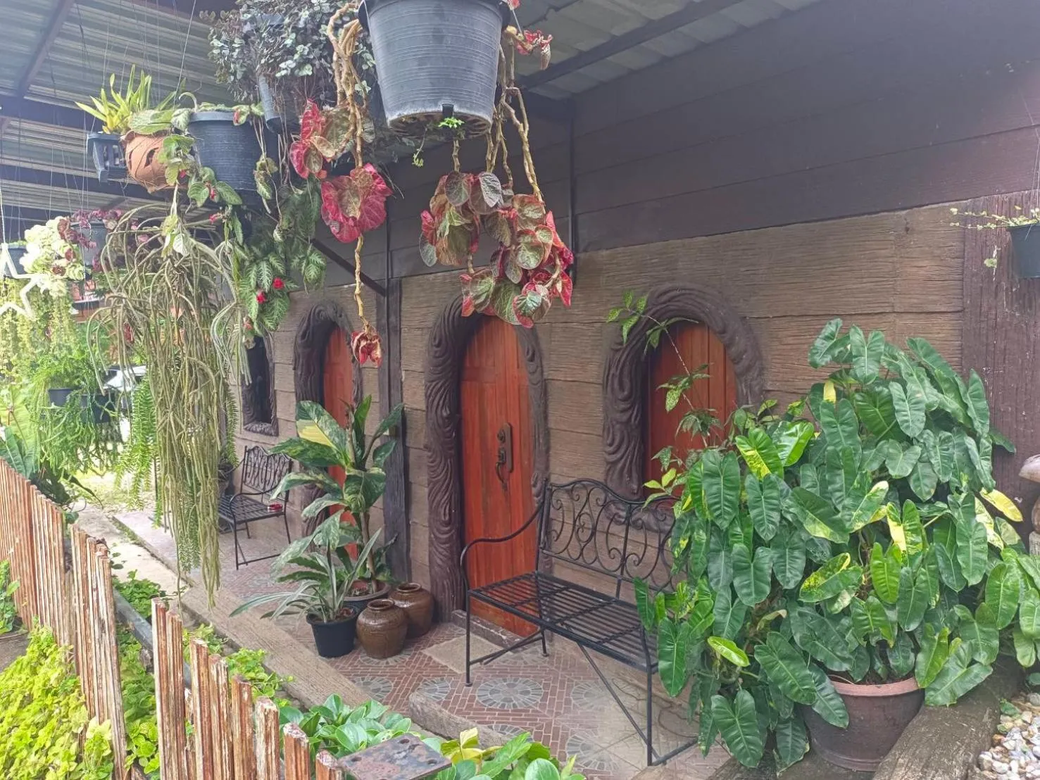 Property building in Khao Sok Country Resort